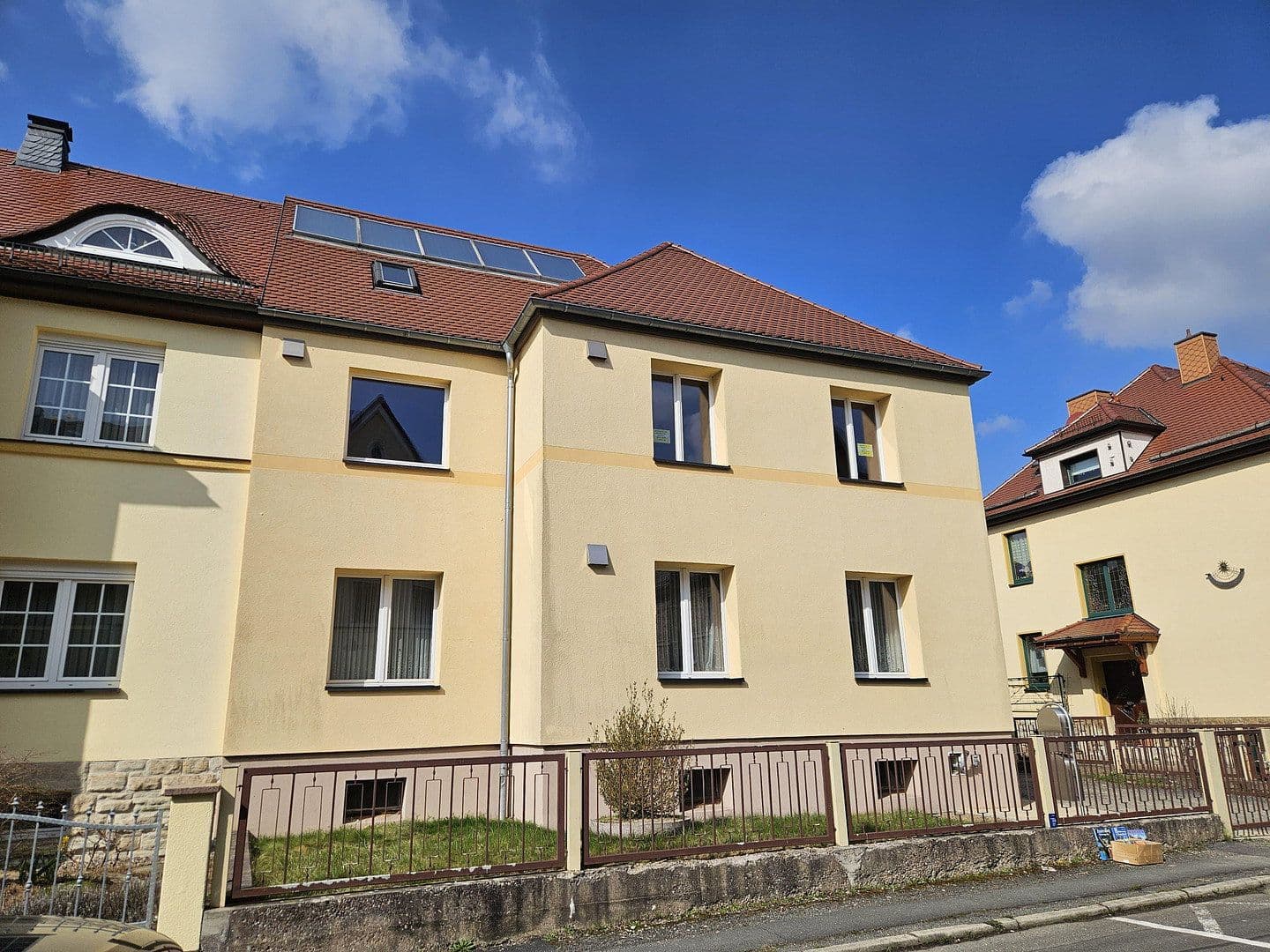 Prenájom bytu 4-izbový 123 m², Lessingstraße 6, Hermsdorf, Durínsko Prenájom bytu 4-izbový 123 m², Lessingstraße 6, Hermsdorf, Durínsko