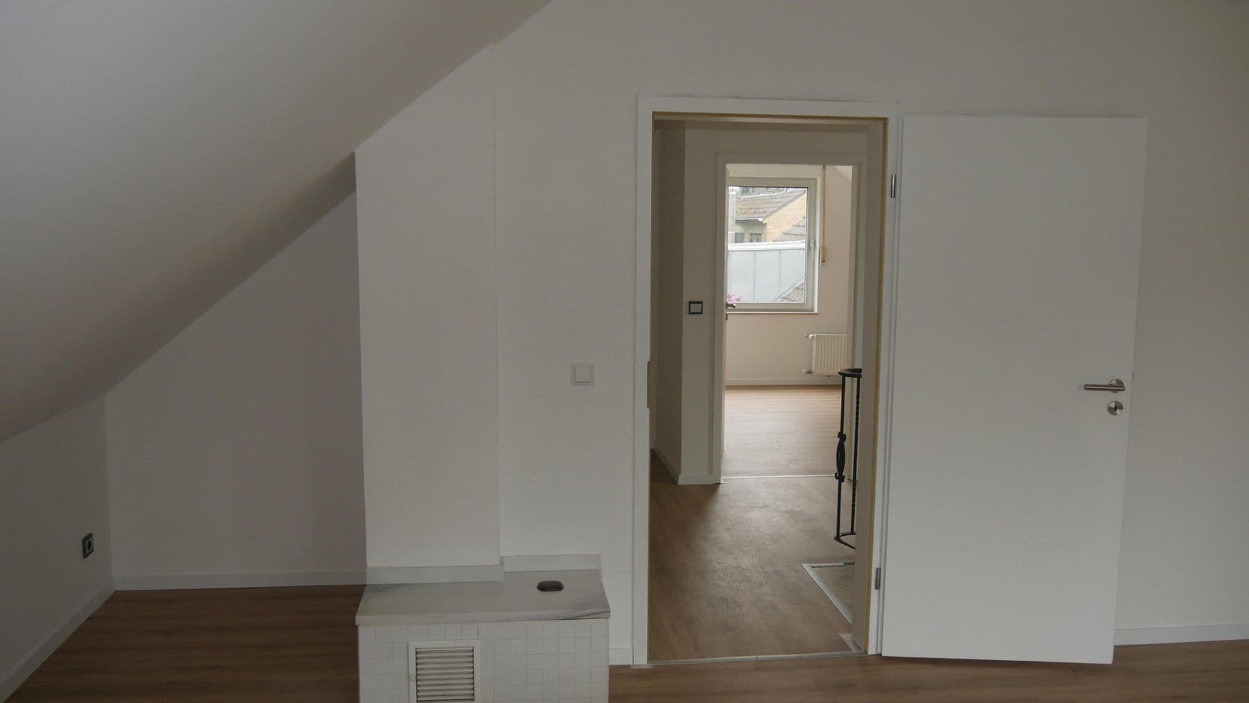 Prenájom domu 145 m², pozemek 581 m², Ratingen, Severné Porýnie - Westfálsko Prenájom domu 145 m², pozemek 581 m², Ratingen, Severné Porýnie - Westfálsko