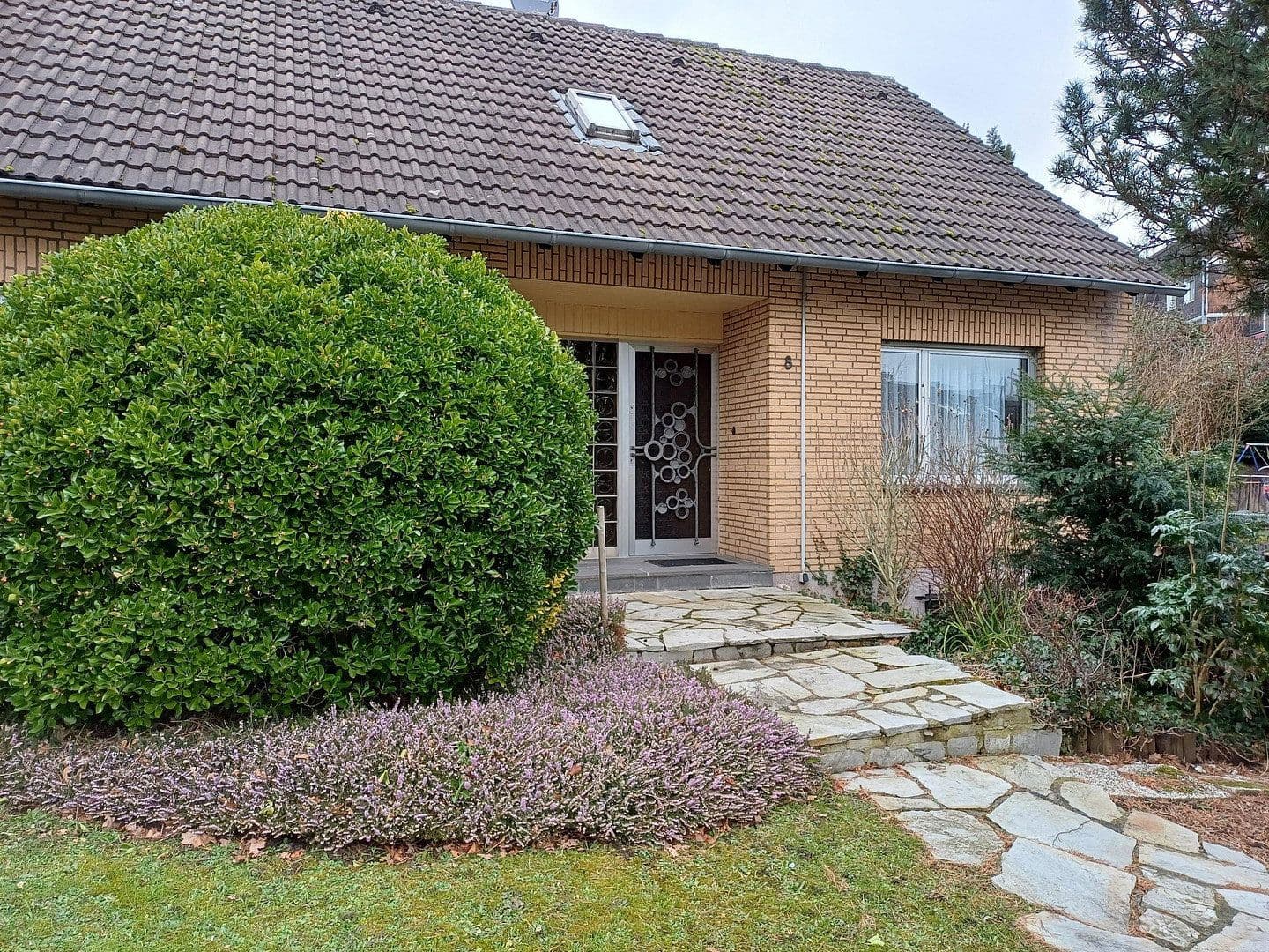 Prenájom domu 145 m², pozemek 581 m², Ratingen, Severné Porýnie - Westfálsko Prenájom domu 145 m², pozemek 581 m², Ratingen, Severné Porýnie - Westfálsko