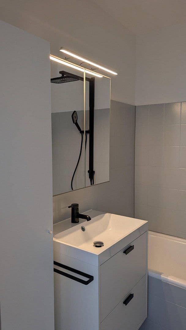 Prenájom bytu 2-izbový 58 m², Erlangen, Bavorsko Prenájom bytu 2-izbový 58 m², Erlangen, Bavorsko