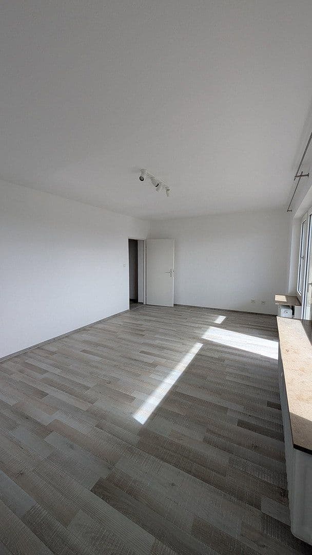 Prenájom bytu 2-izbový 58 m², Erlangen, Bavorsko Prenájom bytu 2-izbový 58 m², Erlangen, Bavorsko