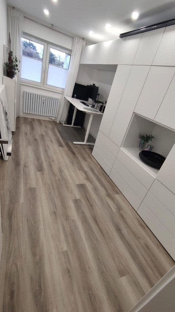 Prenájom bytu 4-izbový 92 m², Mulheim an der Ruhr, Severné Porýnie - Westfálsko Prenájom bytu 4-izbový 92 m², Mulheim an der Ruhr, Severné Porýnie - Westfálsko