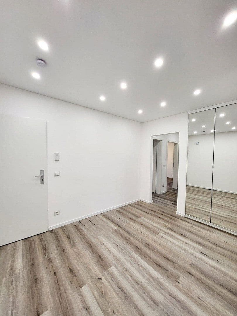 Prenájom bytu 4-izbový 92 m², Mulheim an der Ruhr, Severné Porýnie - Westfálsko Prenájom bytu 4-izbový 92 m², Mulheim an der Ruhr, Severné Porýnie - Westfálsko