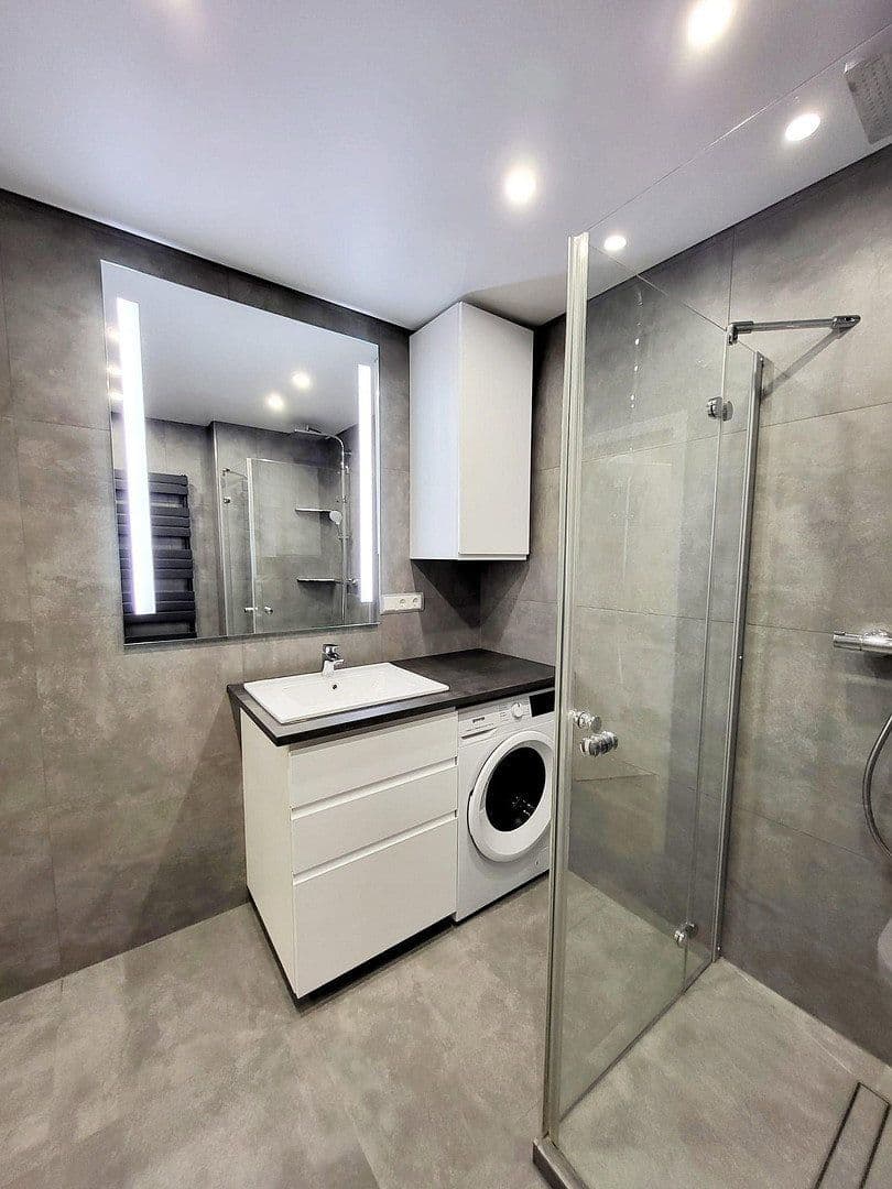 Prenájom bytu 4-izbový 92 m², Mulheim an der Ruhr, Severné Porýnie - Westfálsko Prenájom bytu 4-izbový 92 m², Mulheim an der Ruhr, Severné Porýnie - Westfálsko