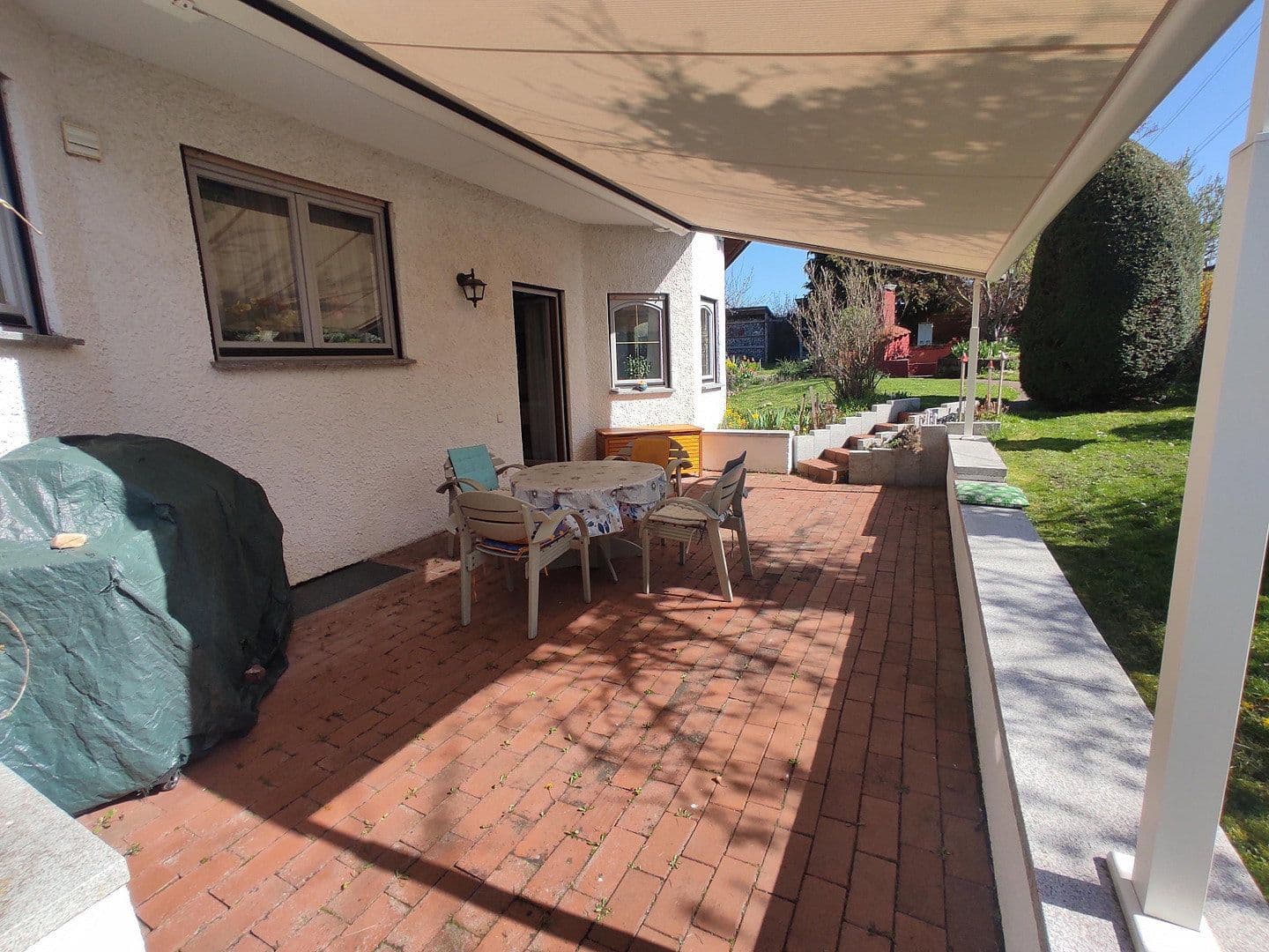 Predaj domu 330 m², pozemek 939 m², Kirchheim unter Teck, Bádensko-Wurttembersko Predaj domu 330 m², pozemek 939 m², Kirchheim unter Teck, Bádensko-Wurttembersko