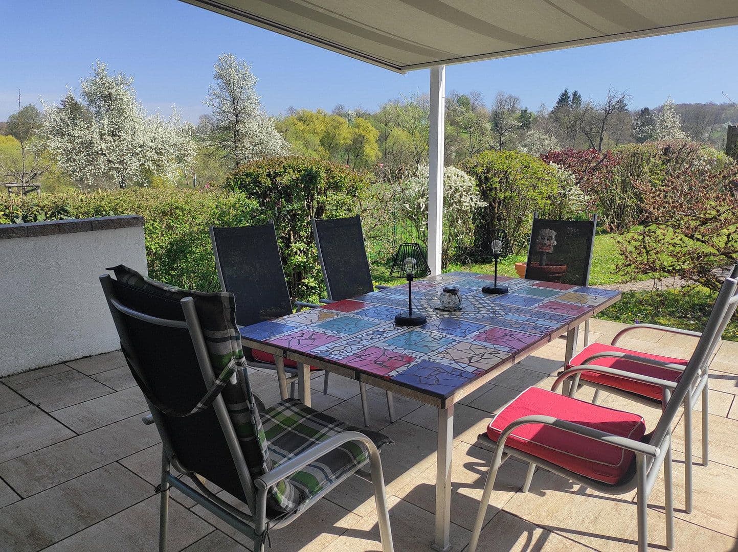 Predaj domu 330 m², pozemek 939 m², Kirchheim unter Teck, Bádensko-Wurttembersko Predaj domu 330 m², pozemek 939 m², Kirchheim unter Teck, Bádensko-Wurttembersko