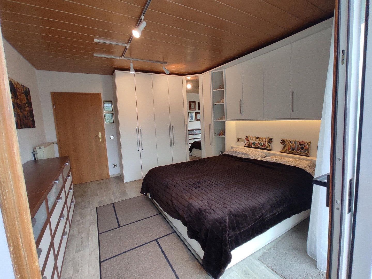 Predaj domu 330 m², pozemek 939 m², Kirchheim unter Teck, Bádensko-Wurttembersko Predaj domu 330 m², pozemek 939 m², Kirchheim unter Teck, Bádensko-Wurttembersko