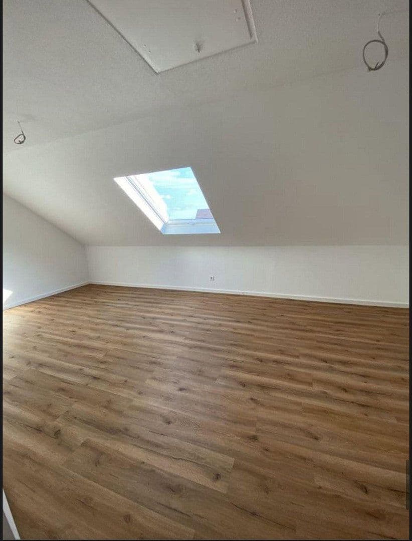 Prenájom bytu 2-izbový 90 m², Sankt-Catharina-Straße 10, Grabenstetten, Bádensko-Wurttembersko Prenájom bytu 2-izbový 90 m², Sankt-Catharina-Straße 10, Grabenstetten, Bádensko-Wurttembersko