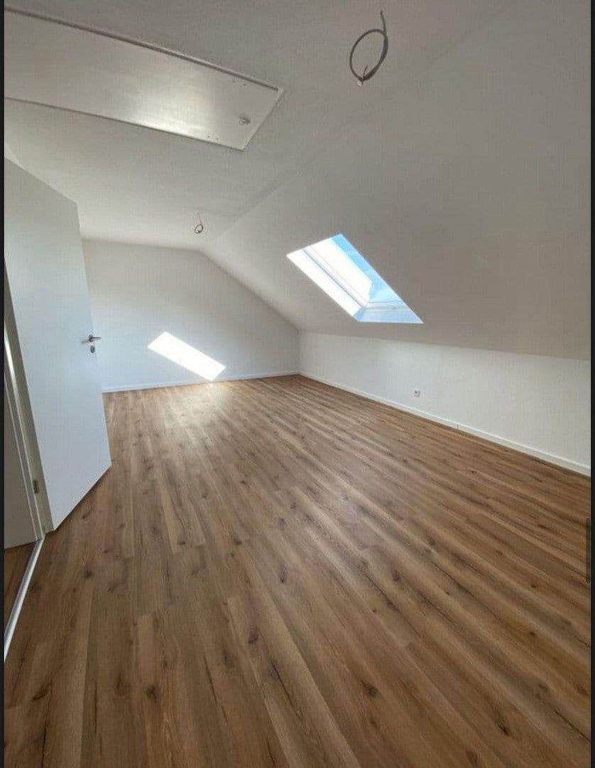 Prenájom bytu 2-izbový 90 m², Sankt-Catharina-Straße 10, Grabenstetten, Bádensko-Wurttembersko Prenájom bytu 2-izbový 90 m², Sankt-Catharina-Straße 10, Grabenstetten, Bádensko-Wurttembersko