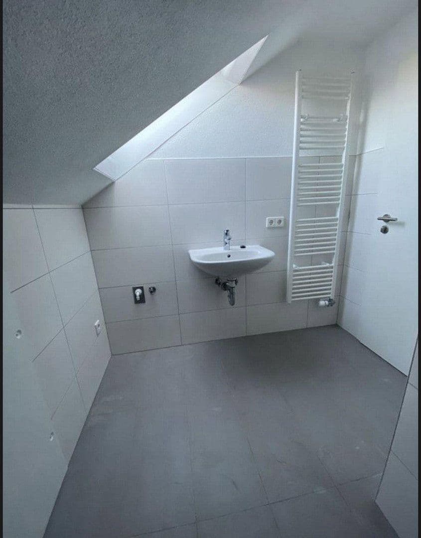 Prenájom bytu 2-izbový 90 m², Sankt-Catharina-Straße 10, Grabenstetten, Bádensko-Wurttembersko Prenájom bytu 2-izbový 90 m², Sankt-Catharina-Straße 10, Grabenstetten, Bádensko-Wurttembersko