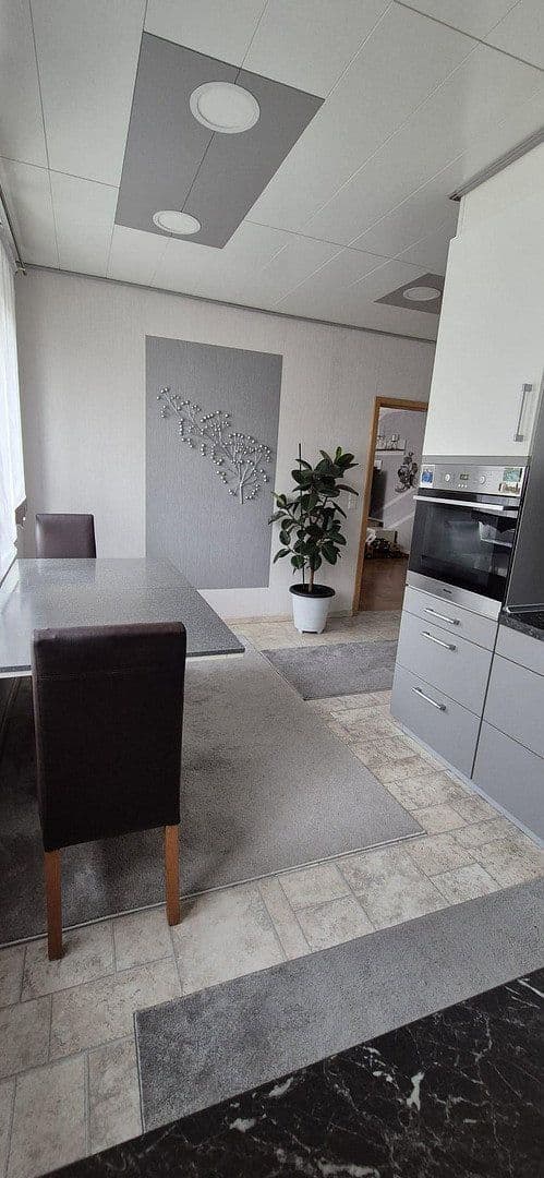 Predaj bytu 4-izbový 120 m², Wertheim, Bádensko-Wurttembersko Predaj bytu 4-izbový 120 m², Wertheim, Bádensko-Wurttembersko