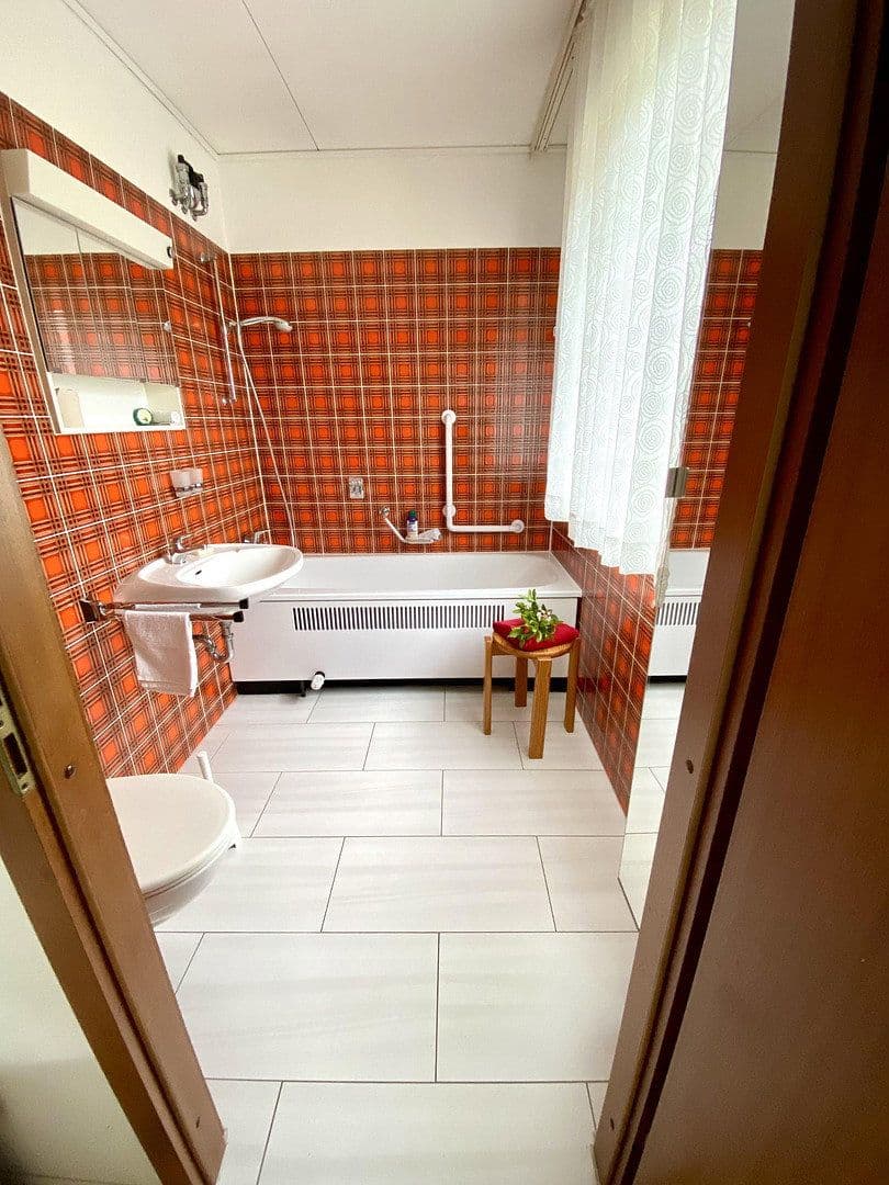 Predaj domu 205 m², pozemek 560 m², Haselweg 3, Jestetten, Bádensko-Wurttembersko Predaj domu 205 m², pozemek 560 m², Haselweg 3, Jestetten, Bádensko-Wurttembersko