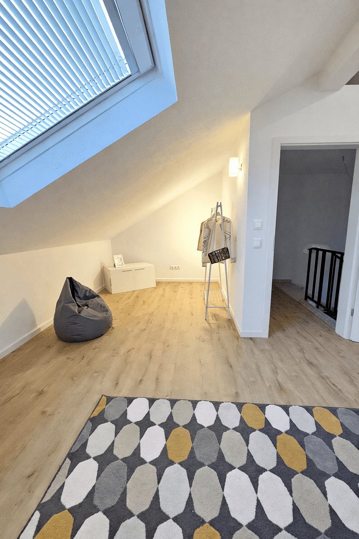 Predaj domu 153 m², pozemek 196 m², Seelbach, Bádensko-Wurttembersko Predaj domu 153 m², pozemek 196 m², Seelbach, Bádensko-Wurttembersko