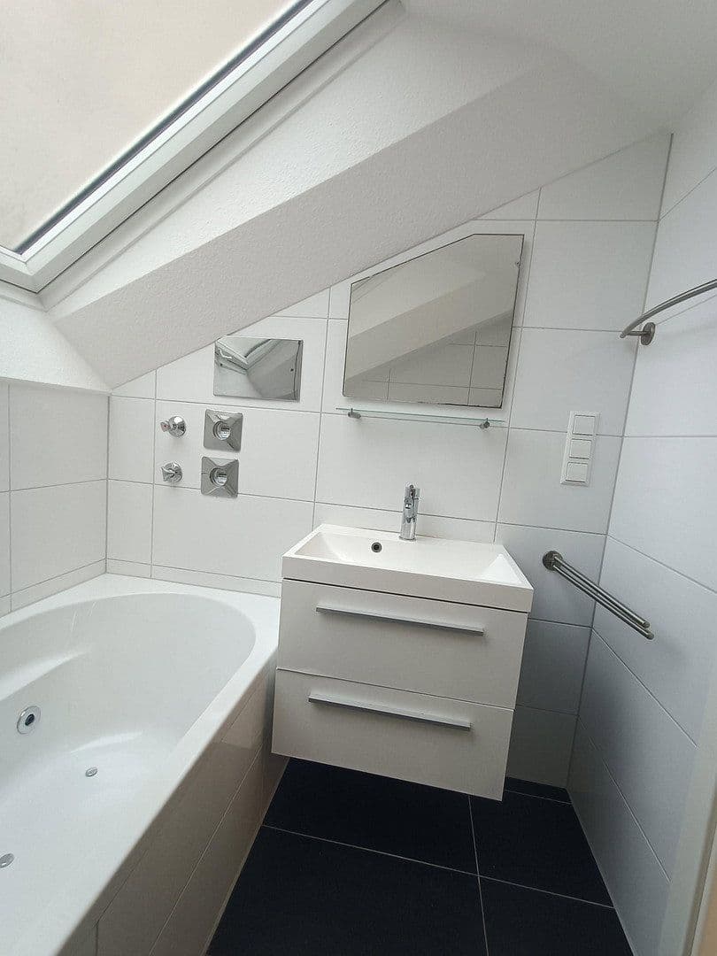 Prenájom bytu 2-izbový 51 m², Balinger Str. 12, Leonberg, Bádensko-Wurttembersko Prenájom bytu 2-izbový 51 m², Balinger Str. 12, Leonberg, Bádensko-Wurttembersko