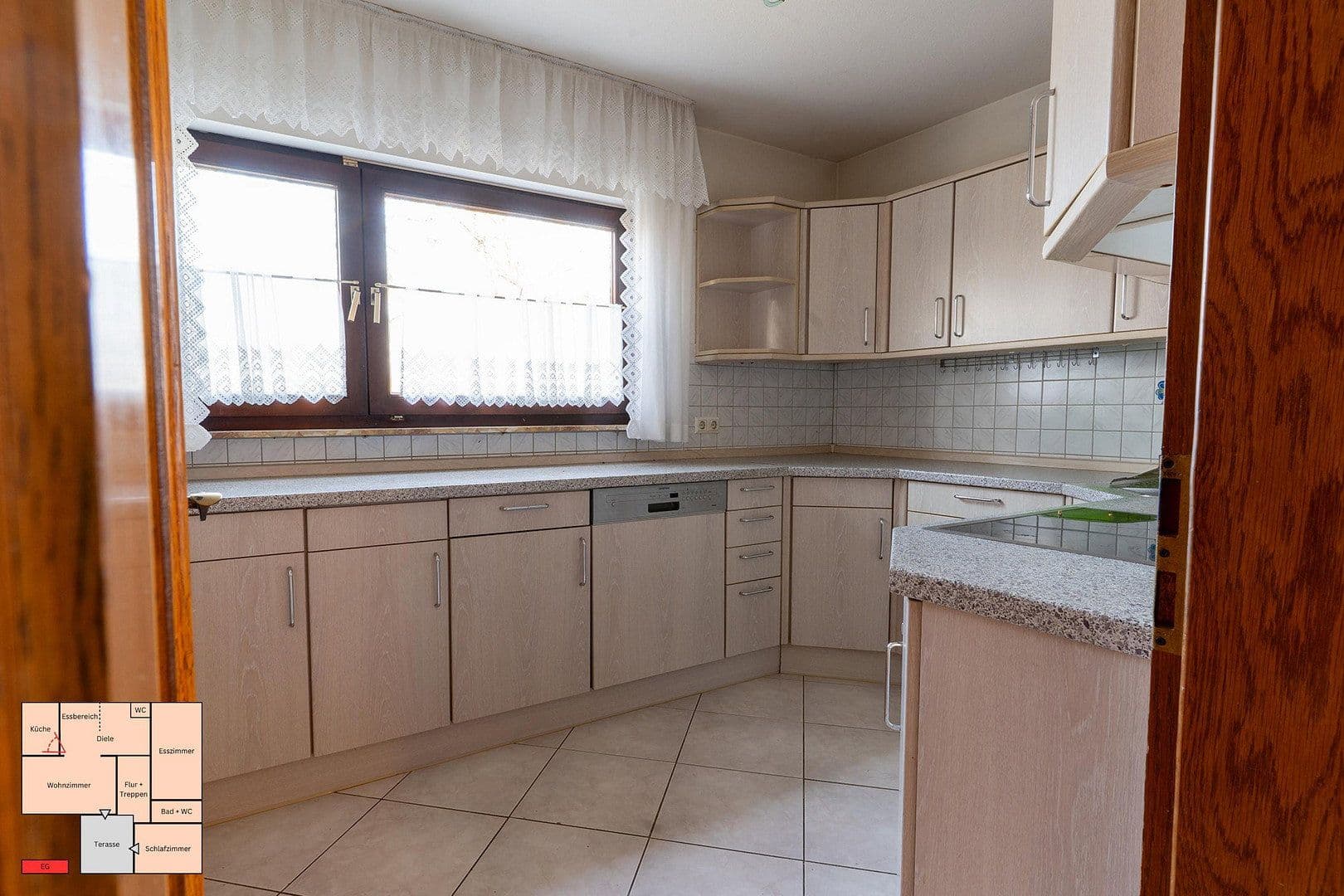 Predaj domu 160 m², pozemek 690 m², Bühl, Bádensko-Wurttembersko Predaj domu 160 m², pozemek 690 m², Bühl, Bádensko-Wurttembersko