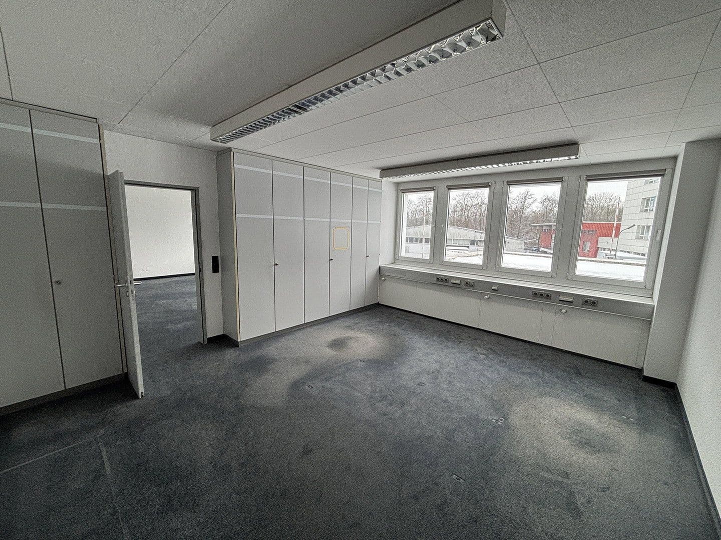 Prenájom kancelárie 646 m², Moselstr. 14, Neuss, Severné Porýnie - Westfálsko Prenájom kancelárie 646 m², Moselstr. 14, Neuss, Severné Porýnie - Westfálsko