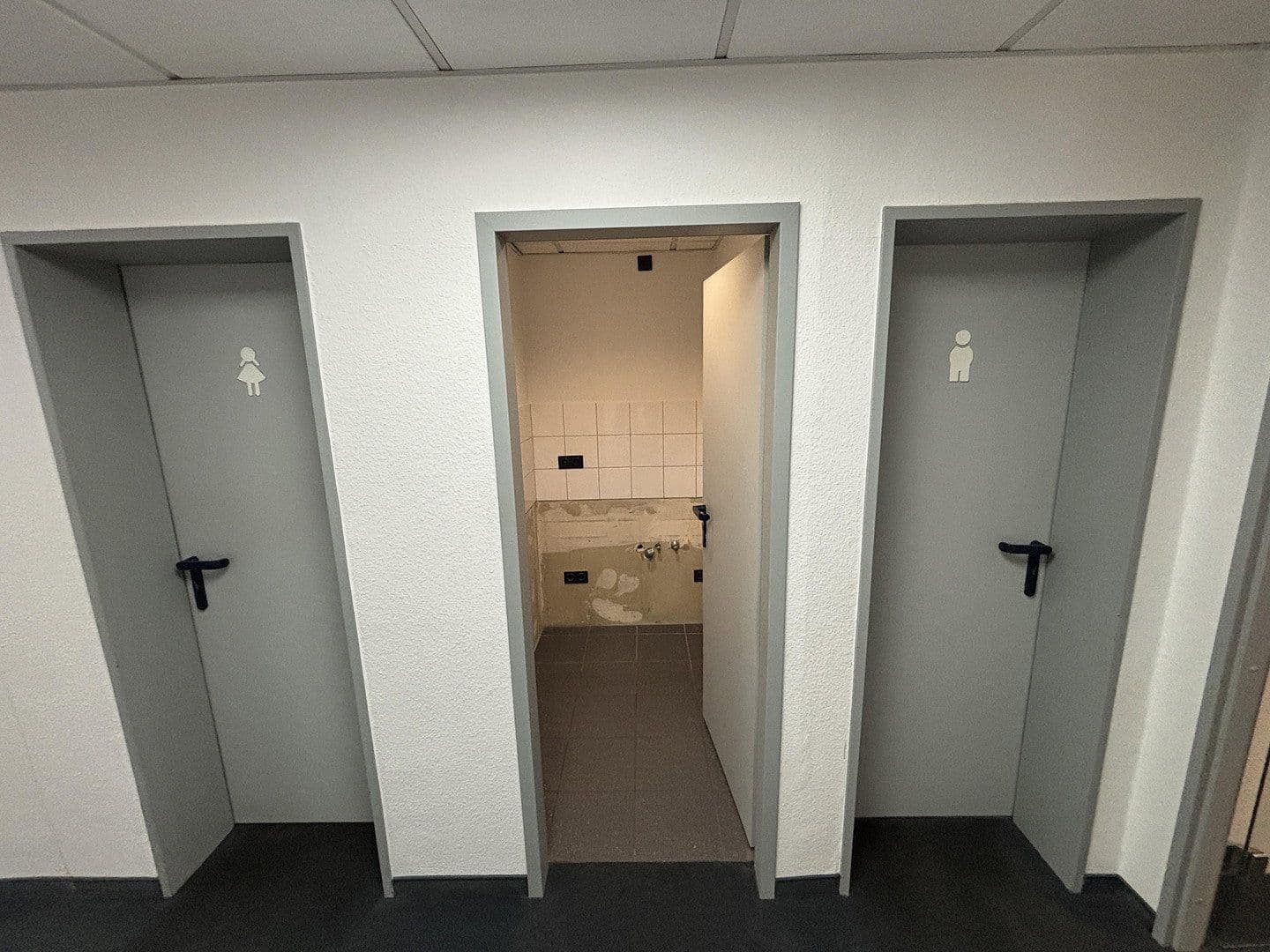 Prenájom kancelárie 646 m², Moselstr. 14, Neuss, Severné Porýnie - Westfálsko Prenájom kancelárie 646 m², Moselstr. 14, Neuss, Severné Porýnie - Westfálsko