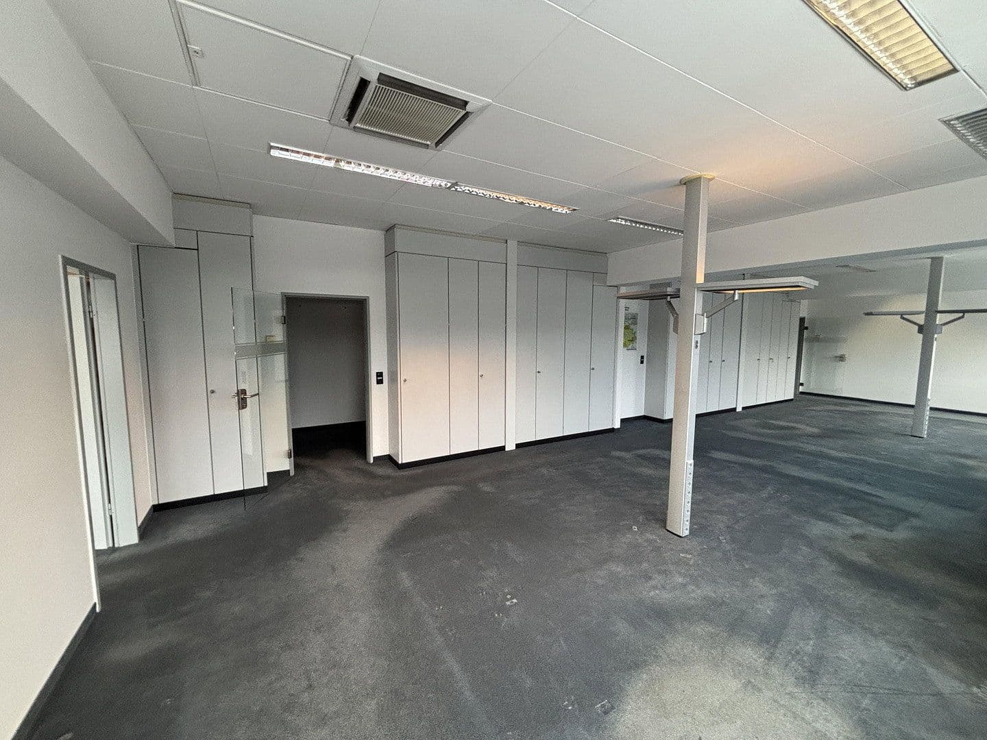 Prenájom kancelárie 646 m², Moselstr. 14, Neuss, Severné Porýnie - Westfálsko Prenájom kancelárie 646 m², Moselstr. 14, Neuss, Severné Porýnie - Westfálsko
