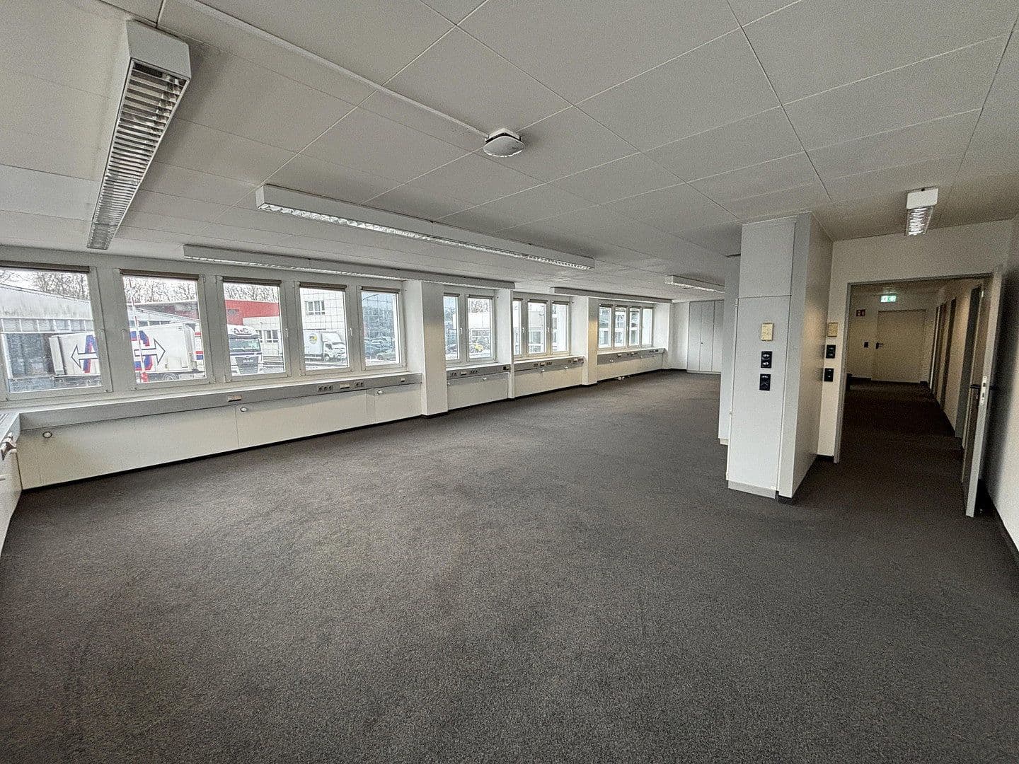 Prenájom kancelárie 200 m², Moselstr. 14, Neuss, Severné Porýnie - Westfálsko Prenájom kancelárie 200 m², Moselstr. 14, Neuss, Severné Porýnie - Westfálsko