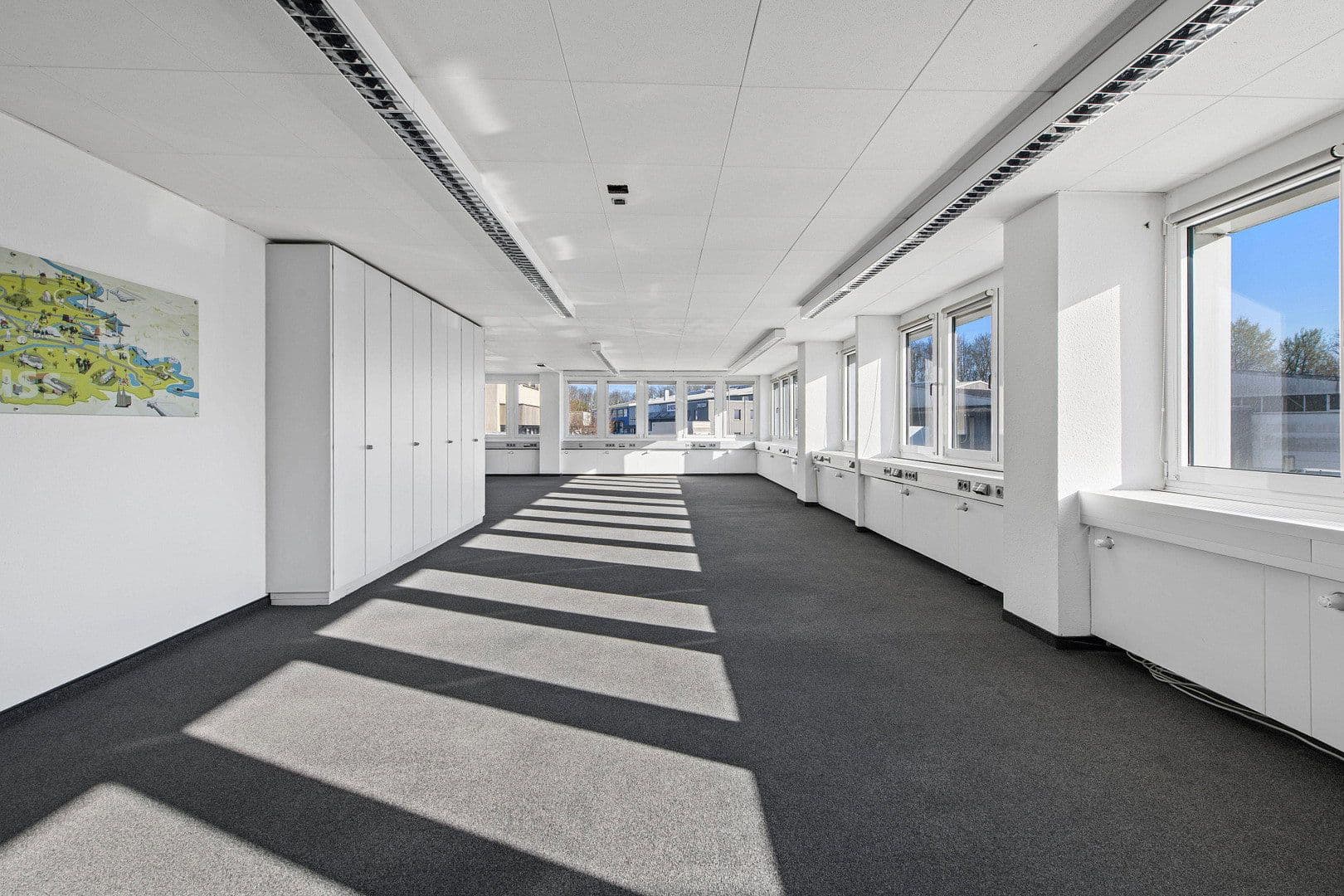 Prenájom kancelárie 200 m², Moselstr. 14, Neuss, Severné Porýnie - Westfálsko Prenájom kancelárie 200 m², Moselstr. 14, Neuss, Severné Porýnie - Westfálsko