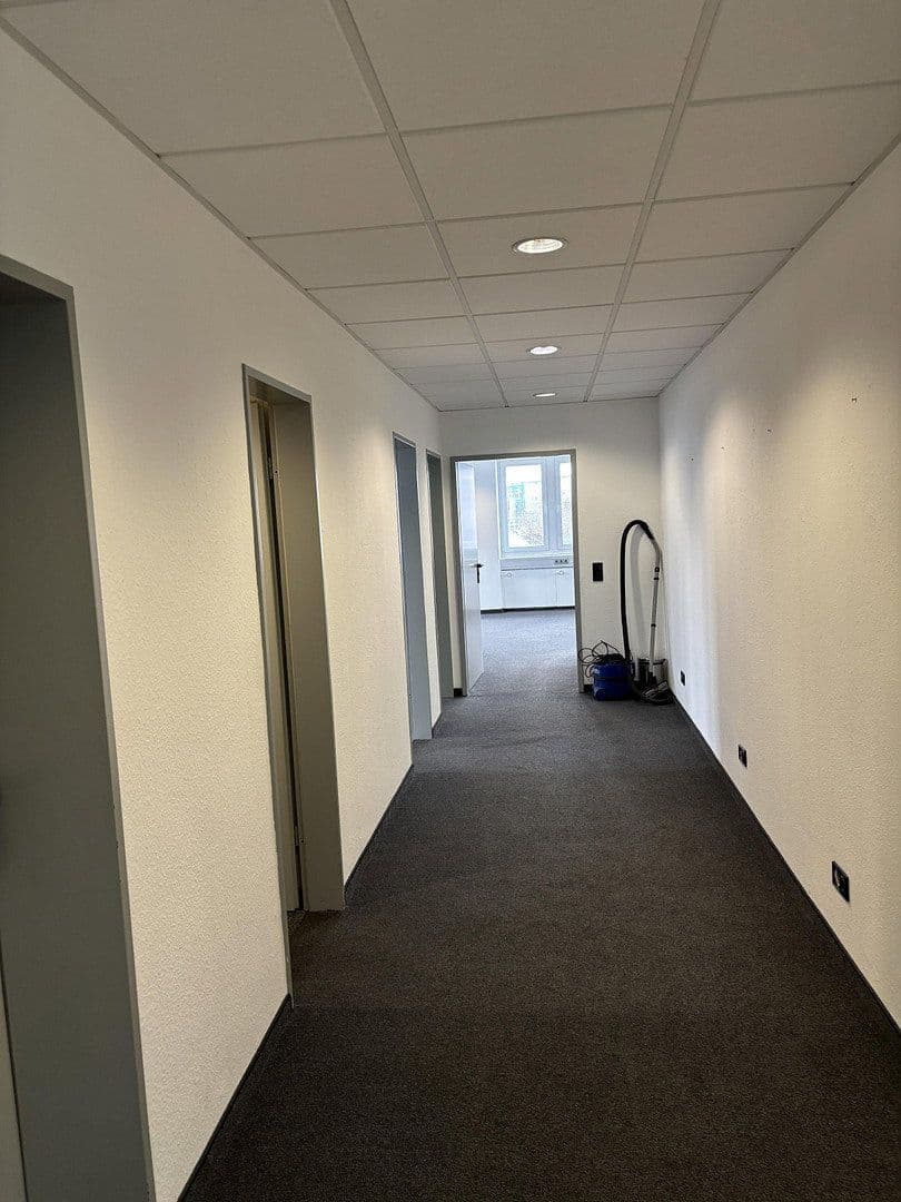 Prenájom kancelárie 200 m², Moselstr. 14, Neuss, Severné Porýnie - Westfálsko Prenájom kancelárie 200 m², Moselstr. 14, Neuss, Severné Porýnie - Westfálsko