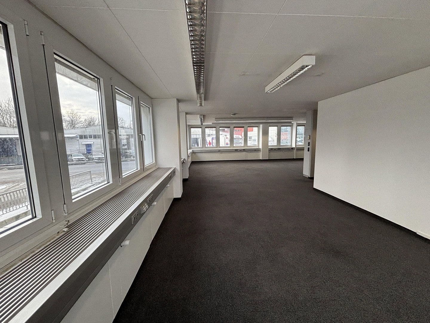 Prenájom kancelárie 200 m², Moselstr. 14, Neuss, Severné Porýnie - Westfálsko Prenájom kancelárie 200 m², Moselstr. 14, Neuss, Severné Porýnie - Westfálsko