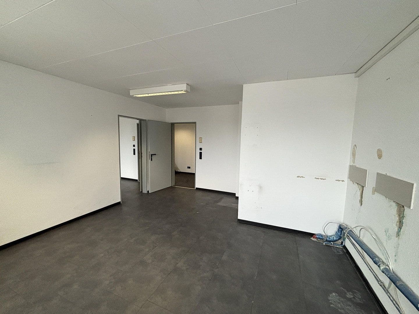 Prenájom kancelárie 200 m², Moselstr. 14, Neuss, Severné Porýnie - Westfálsko Prenájom kancelárie 200 m², Moselstr. 14, Neuss, Severné Porýnie - Westfálsko