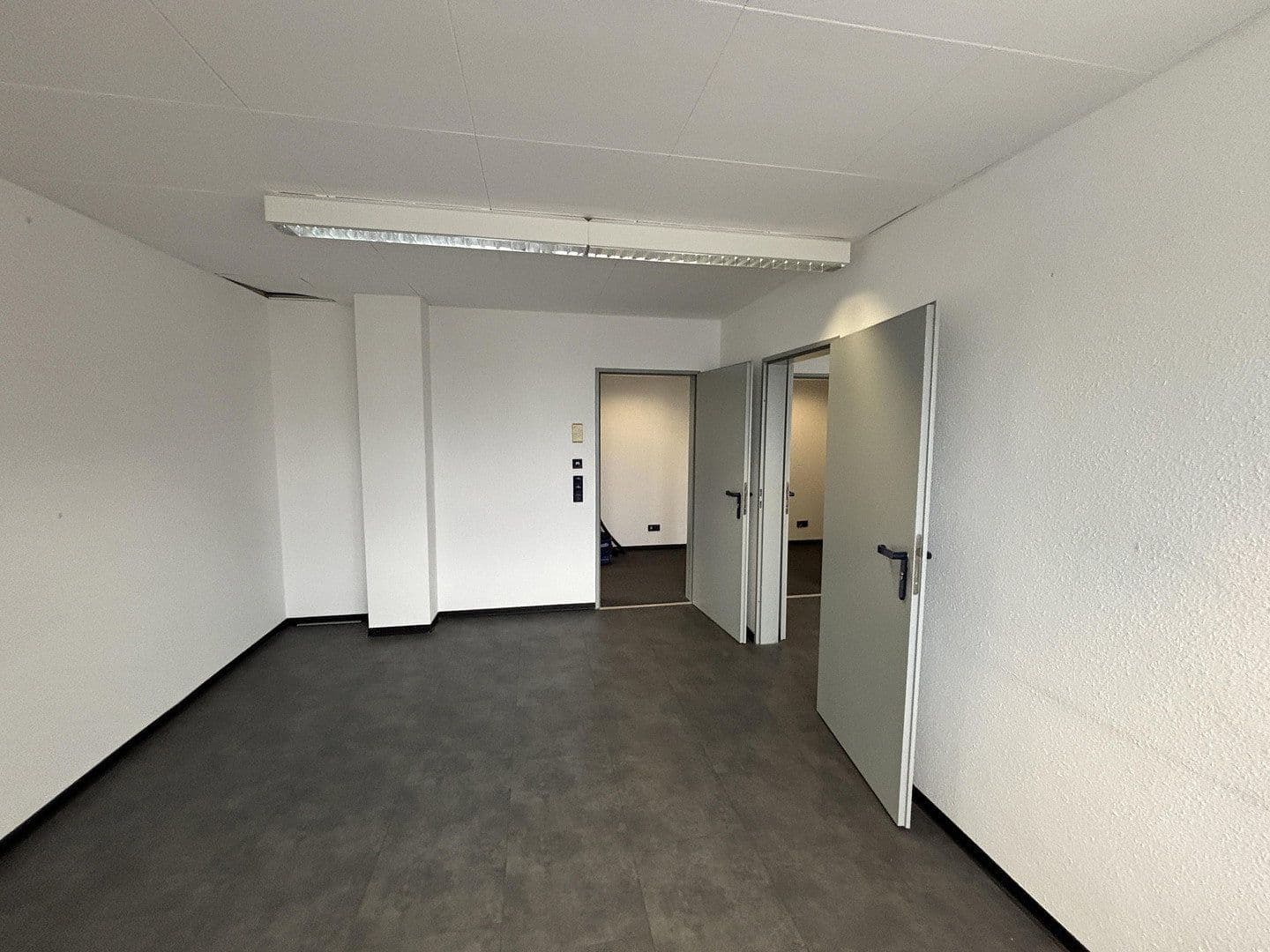 Prenájom kancelárie 200 m², Moselstr. 14, Neuss, Severné Porýnie - Westfálsko Prenájom kancelárie 200 m², Moselstr. 14, Neuss, Severné Porýnie - Westfálsko