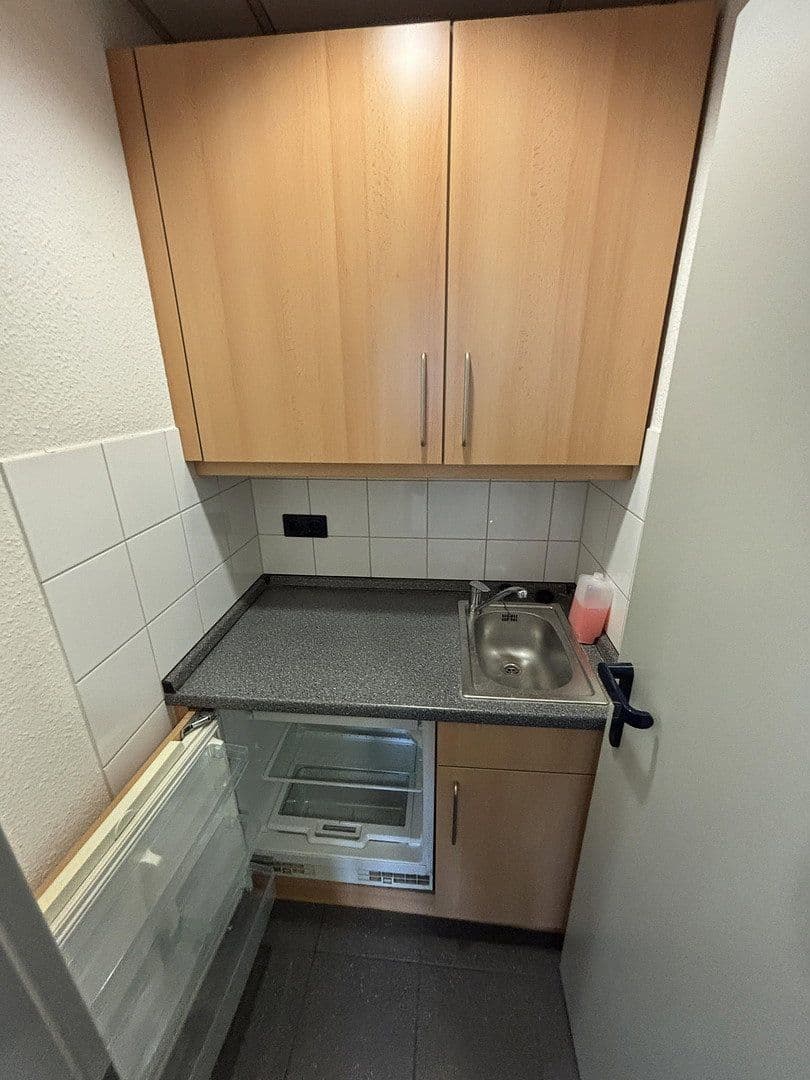 Prenájom kancelárie 200 m², Moselstr. 14, Neuss, Severné Porýnie - Westfálsko Prenájom kancelárie 200 m², Moselstr. 14, Neuss, Severné Porýnie - Westfálsko