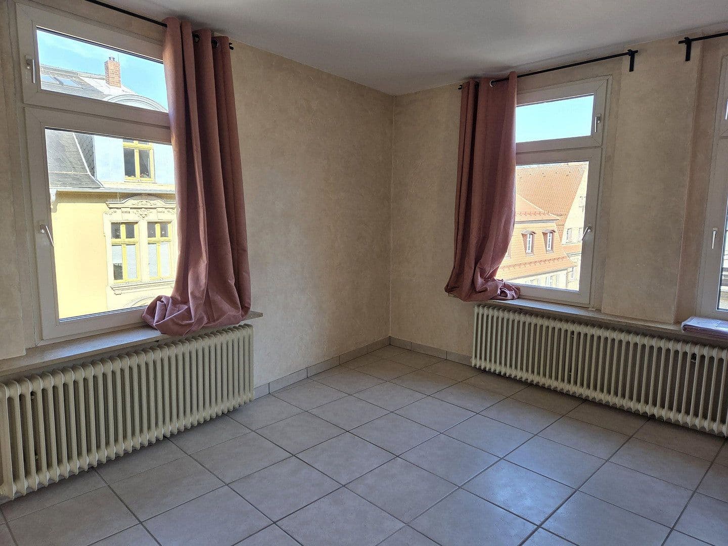 Prenájom bytu 3-izbový 94 m², Pestalozzistr. 1, Kulmbach, Bavorsko Prenájom bytu 3-izbový 94 m², Pestalozzistr. 1, Kulmbach, Bavorsko
