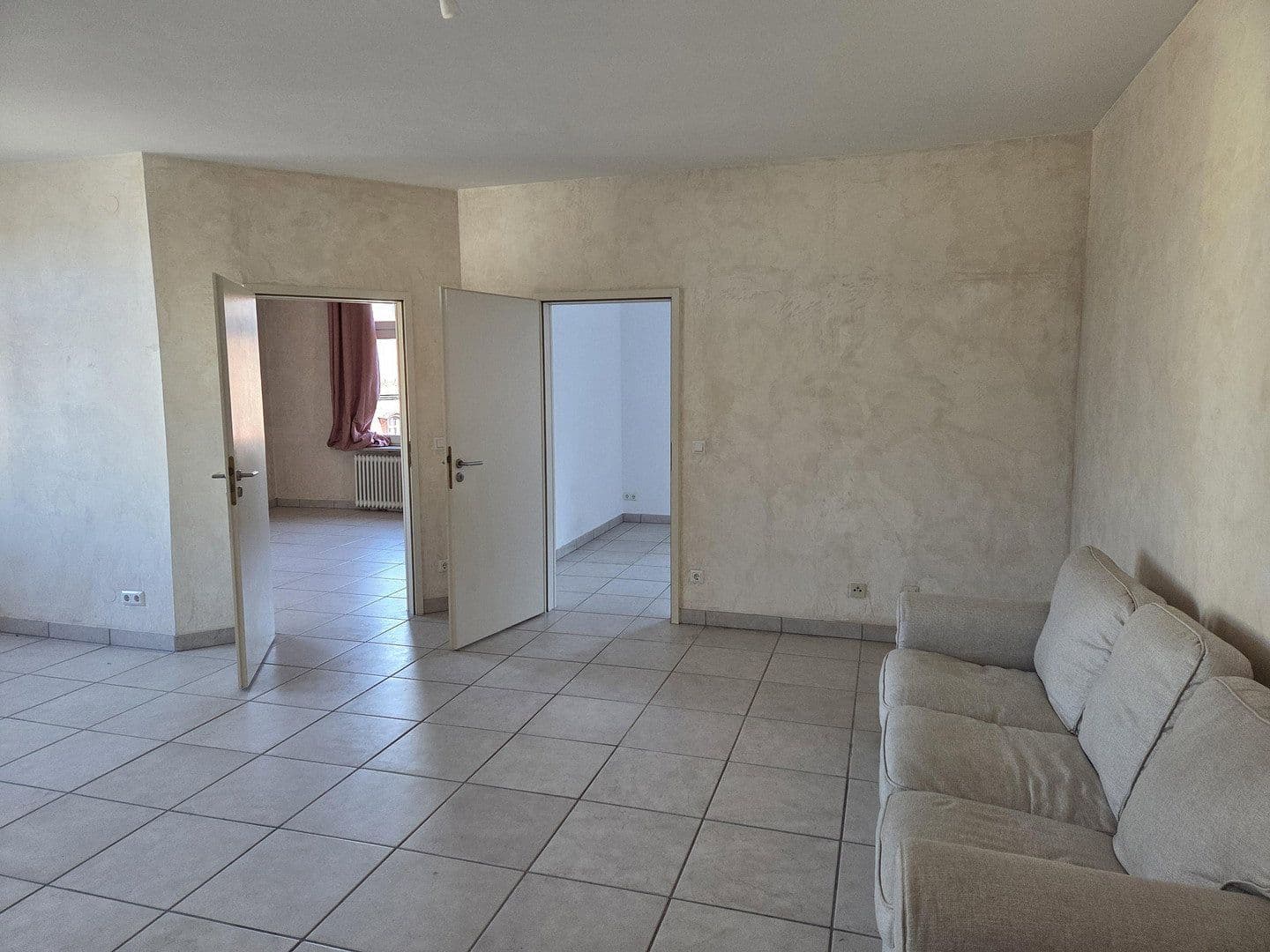 Prenájom bytu 3-izbový 94 m², Pestalozzistr. 1, Kulmbach, Bavorsko Prenájom bytu 3-izbový 94 m², Pestalozzistr. 1, Kulmbach, Bavorsko