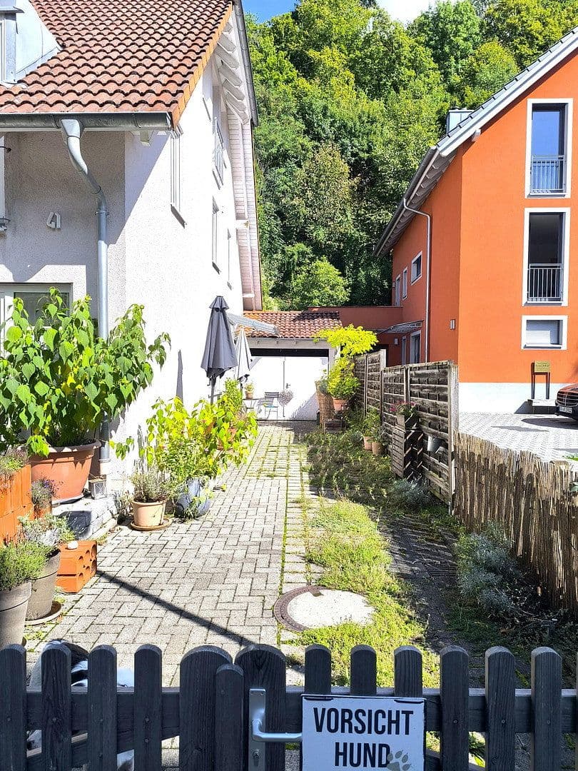 Predaj domu 154 m², pozemek 186 m², Staufen im Breisgau, Bádensko-Wurttembersko Predaj domu 154 m², pozemek 186 m², Staufen im Breisgau, Bádensko-Wurttembersko