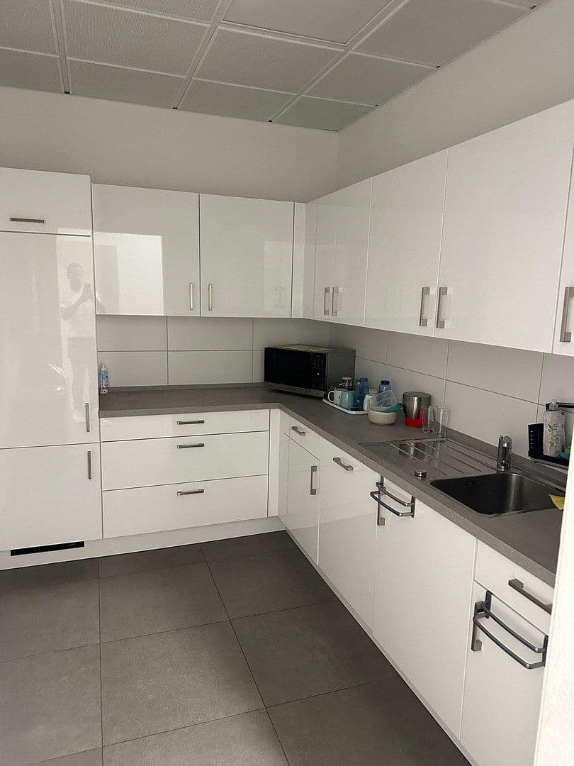 Prenájom kancelárie 10 m², Schützenstr. 7, Göppingen, Bádensko-Wurttembersko Prenájom kancelárie 10 m², Schützenstr. 7, Göppingen, Bádensko-Wurttembersko