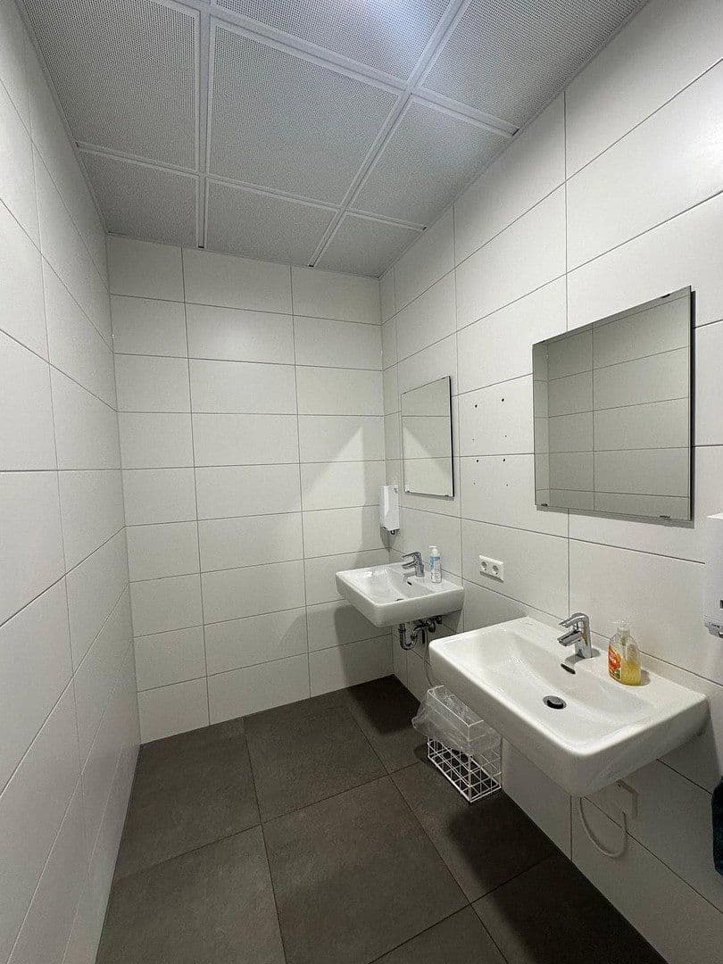 Prenájom kancelárie 10 m², Schützenstr. 7, Göppingen, Bádensko-Wurttembersko Prenájom kancelárie 10 m², Schützenstr. 7, Göppingen, Bádensko-Wurttembersko