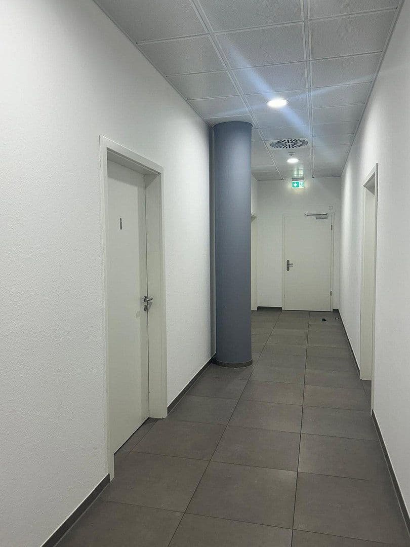 Prenájom kancelárie 10 m², Schützenstr. 7, Göppingen, Bádensko-Wurttembersko Prenájom kancelárie 10 m², Schützenstr. 7, Göppingen, Bádensko-Wurttembersko