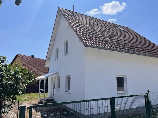 Prenájom domu 110 m², pozemek 420 m², Werbener Strasse 6, Zossen, Brandenbursko Prenájom domu 110 m², pozemek 420 m², Werbener Strasse 6, Zossen, Brandenbursko