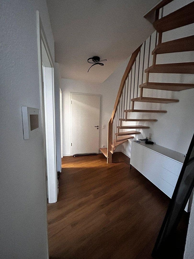 Prenájom bytu 3-izbový 78 m², Reudernerstr. 29, Nürtingen, Bádensko-Wurttembersko Prenájom bytu 3-izbový 78 m², Reudernerstr. 29, Nürtingen, Bádensko-Wurttembersko