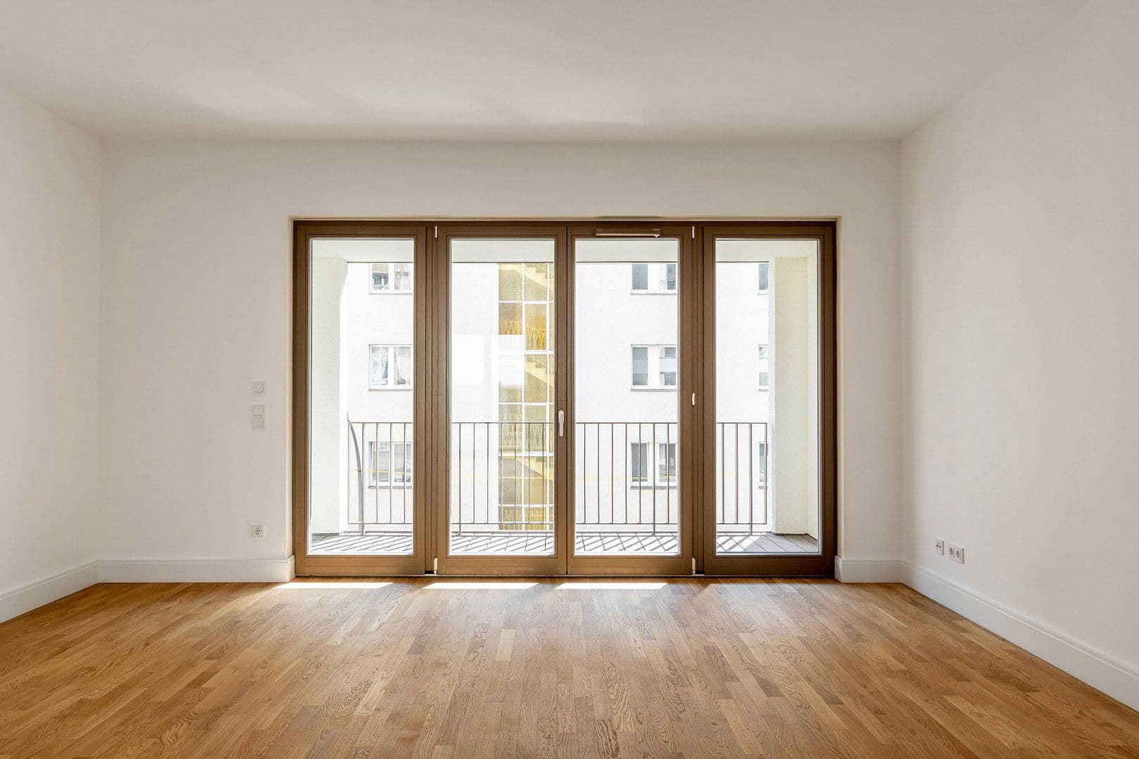 Predaj bytu 3-izbový 72 m², Hohenstaufenstr. 9, Berlin, Berlín Predaj bytu 3-izbový 72 m², Hohenstaufenstr. 9, Berlin, Berlín