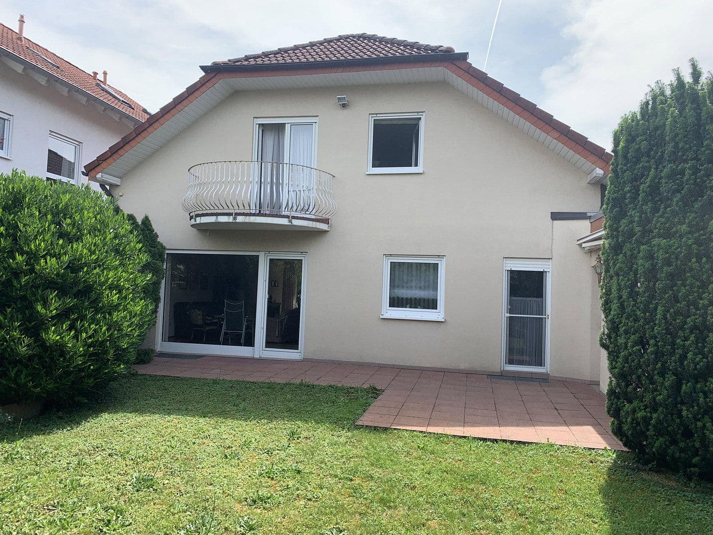 Predaj domu 161 m², pozemek 436 m², Ubstadt-Weiher, Bádensko-Wurttembersko Predaj domu 161 m², pozemek 436 m², Ubstadt-Weiher, Bádensko-Wurttembersko