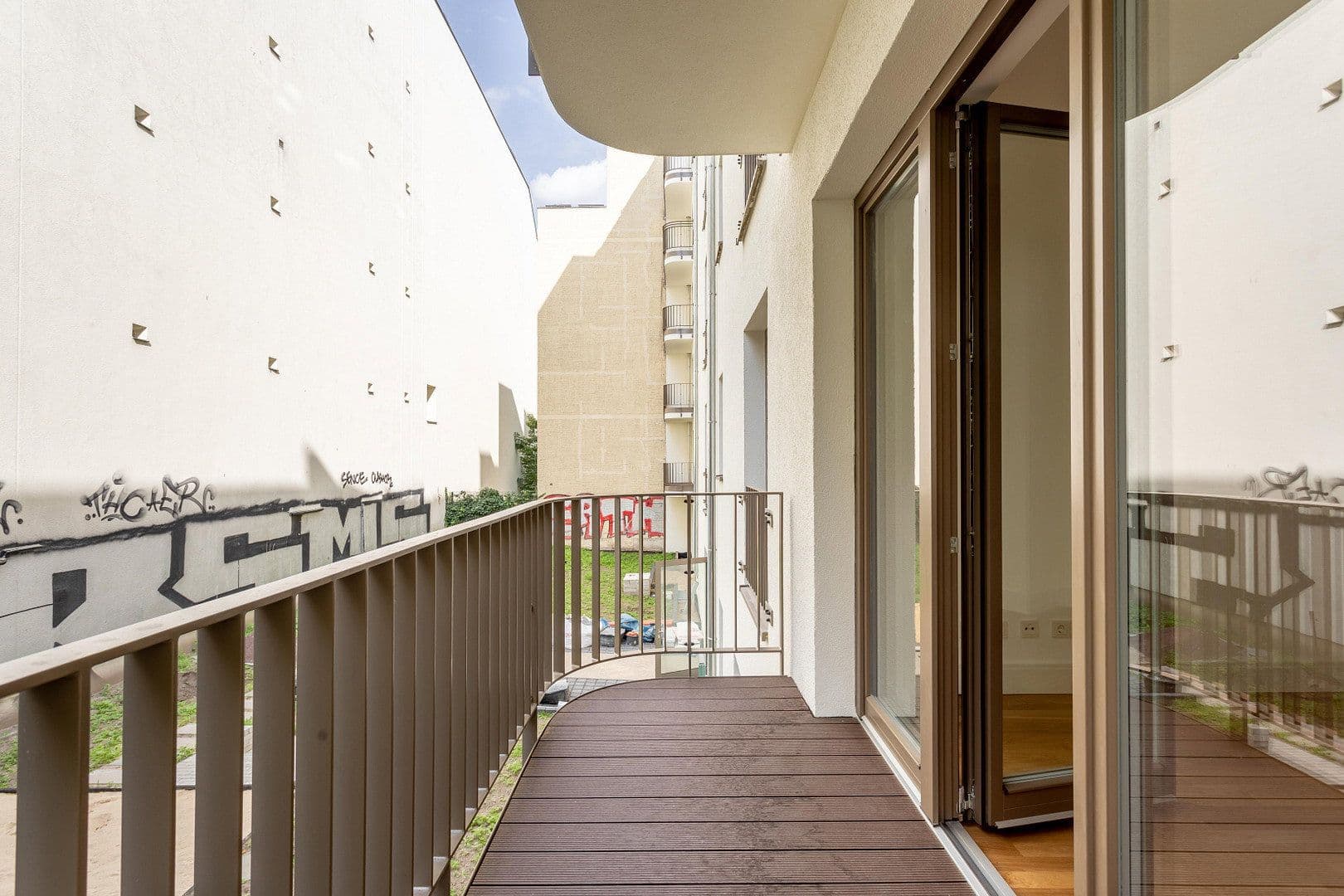 Predaj bytu 4-izbový 108 m², Hohenstaufenstr. 9, Berlin, Berlín Predaj bytu 4-izbový 108 m², Hohenstaufenstr. 9, Berlin, Berlín