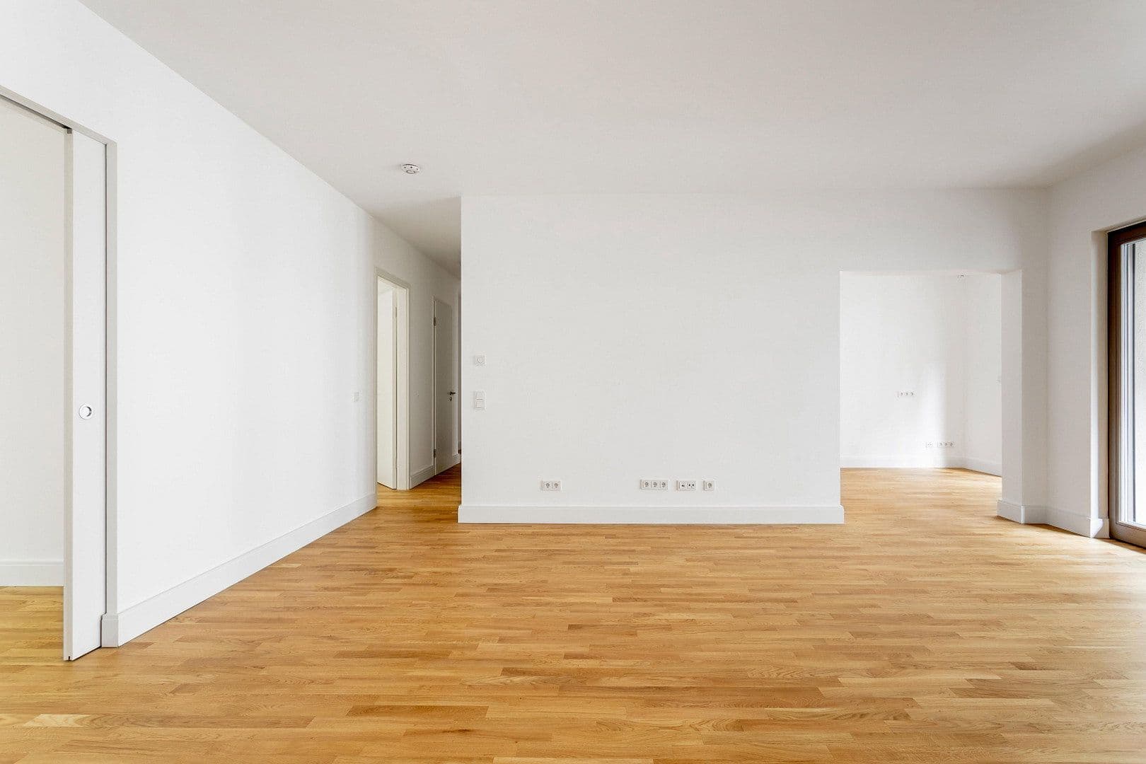 Predaj bytu 4-izbový 108 m², Hohenstaufenstr. 9, Berlin, Berlín Predaj bytu 4-izbový 108 m², Hohenstaufenstr. 9, Berlin, Berlín