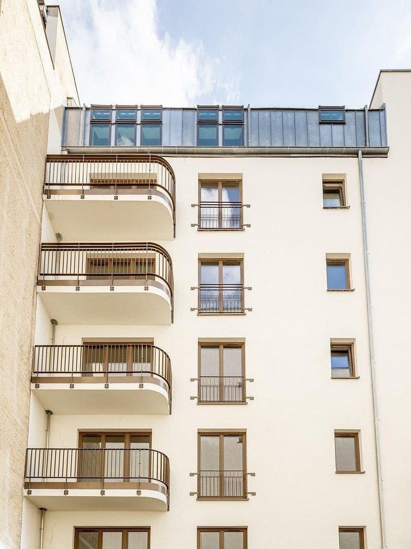 Predaj bytu 4-izbový 108 m², Hohenstaufenstr. 9, Berlin, Berlín Predaj bytu 4-izbový 108 m², Hohenstaufenstr. 9, Berlin, Berlín