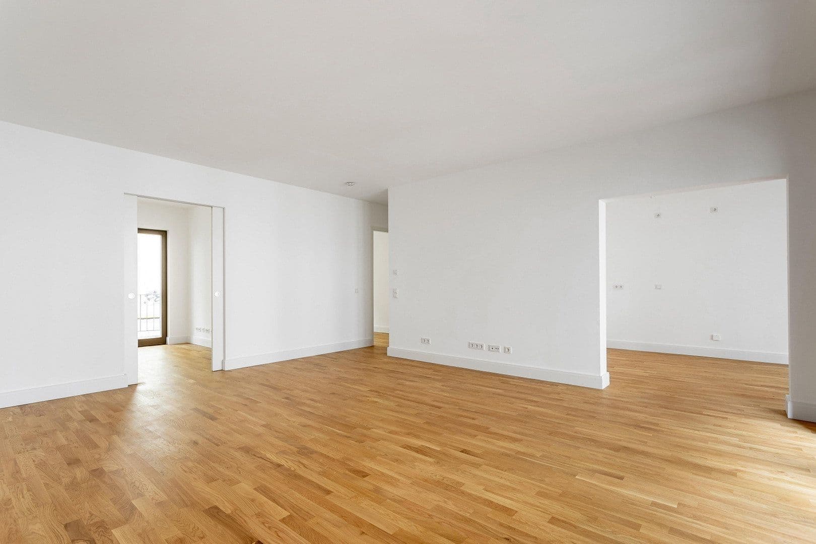 Predaj bytu 4-izbový 108 m², Hohenstaufenstr. 9, Berlin, Berlín Predaj bytu 4-izbový 108 m², Hohenstaufenstr. 9, Berlin, Berlín
