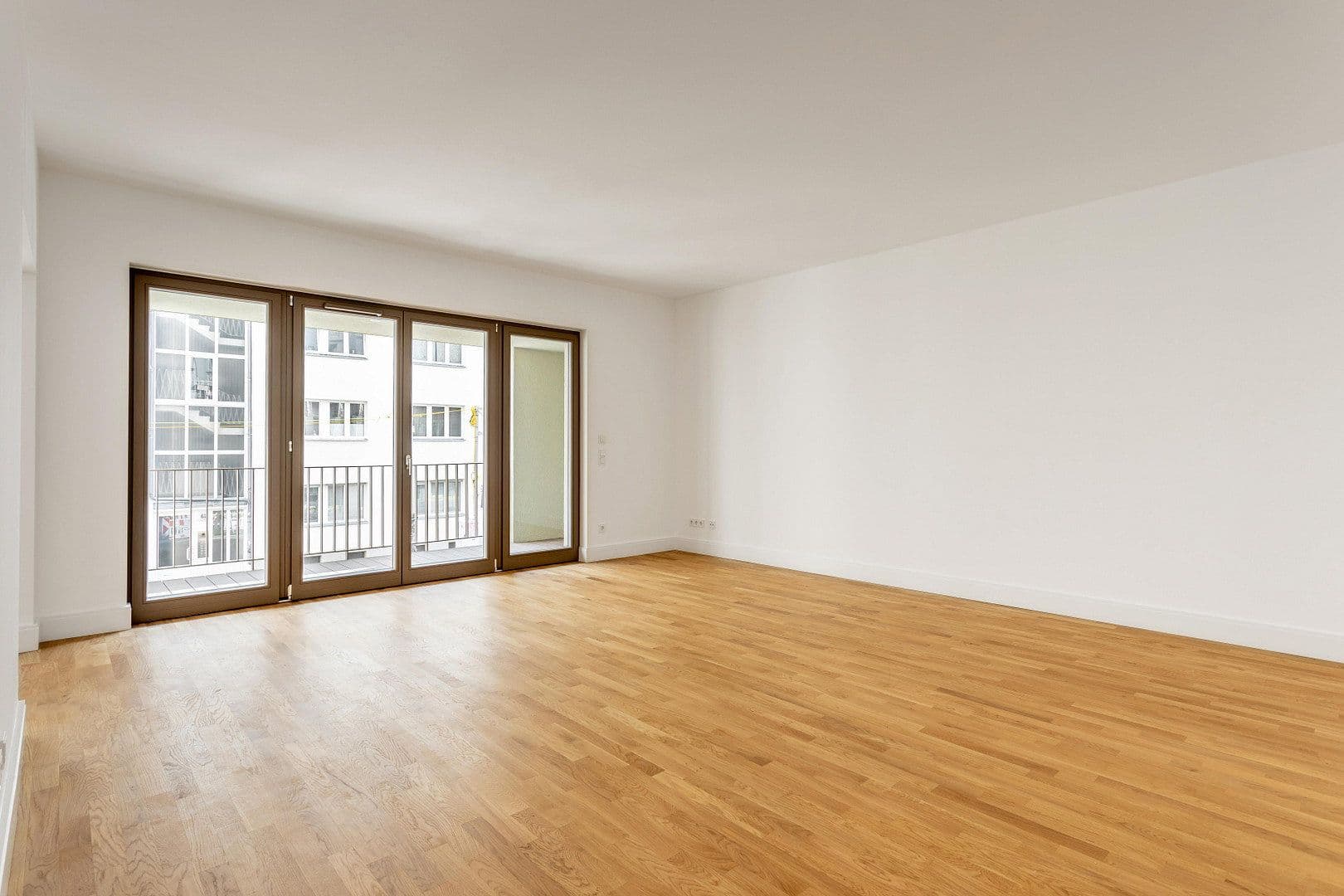 Predaj bytu 4-izbový 108 m², Hohenstaufenstr. 9, Berlin, Berlín Predaj bytu 4-izbový 108 m², Hohenstaufenstr. 9, Berlin, Berlín