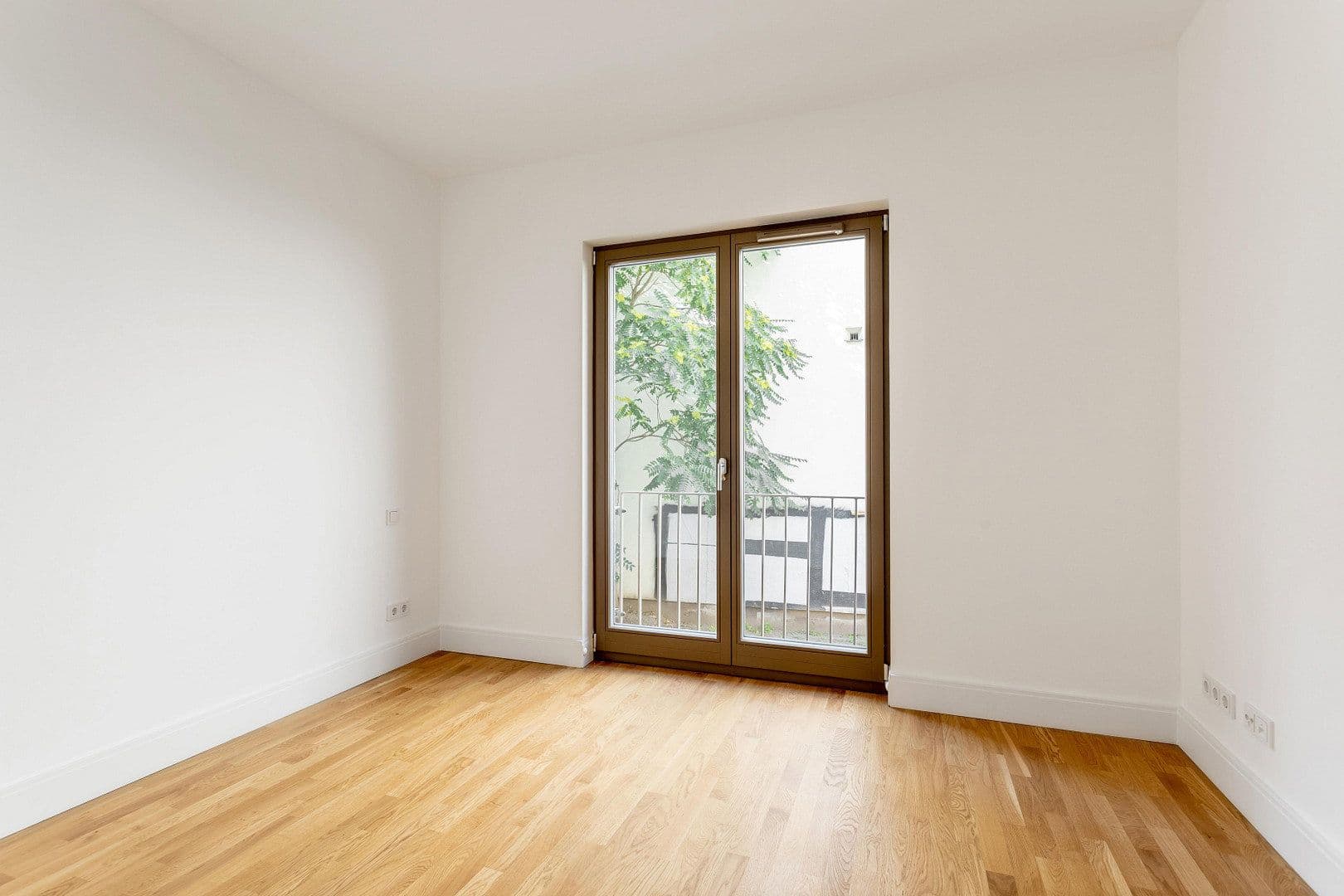 Predaj bytu 4-izbový 108 m², Hohenstaufenstr. 9, Berlin, Berlín Predaj bytu 4-izbový 108 m², Hohenstaufenstr. 9, Berlin, Berlín