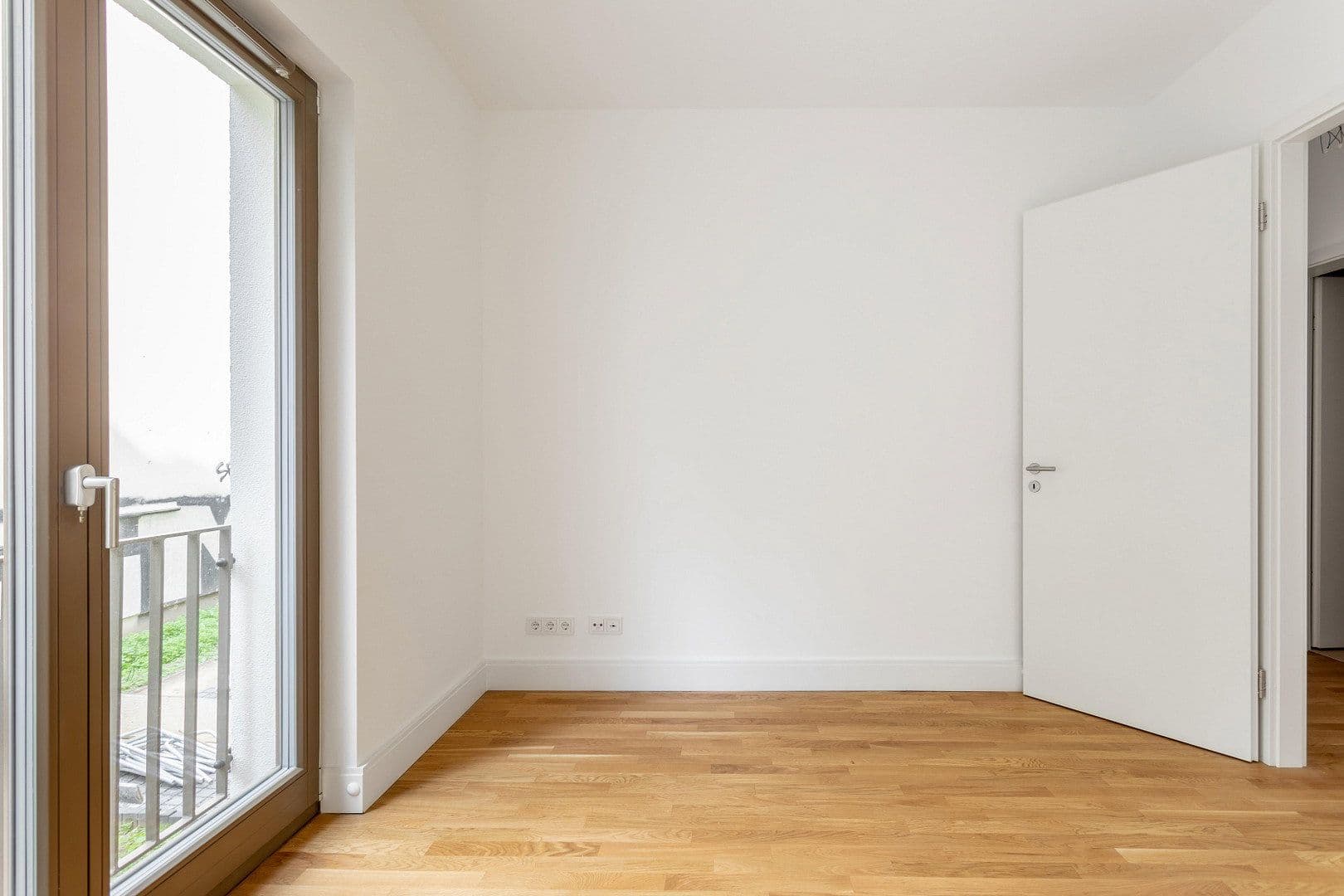Predaj bytu 4-izbový 108 m², Hohenstaufenstr. 9, Berlin, Berlín Predaj bytu 4-izbový 108 m², Hohenstaufenstr. 9, Berlin, Berlín