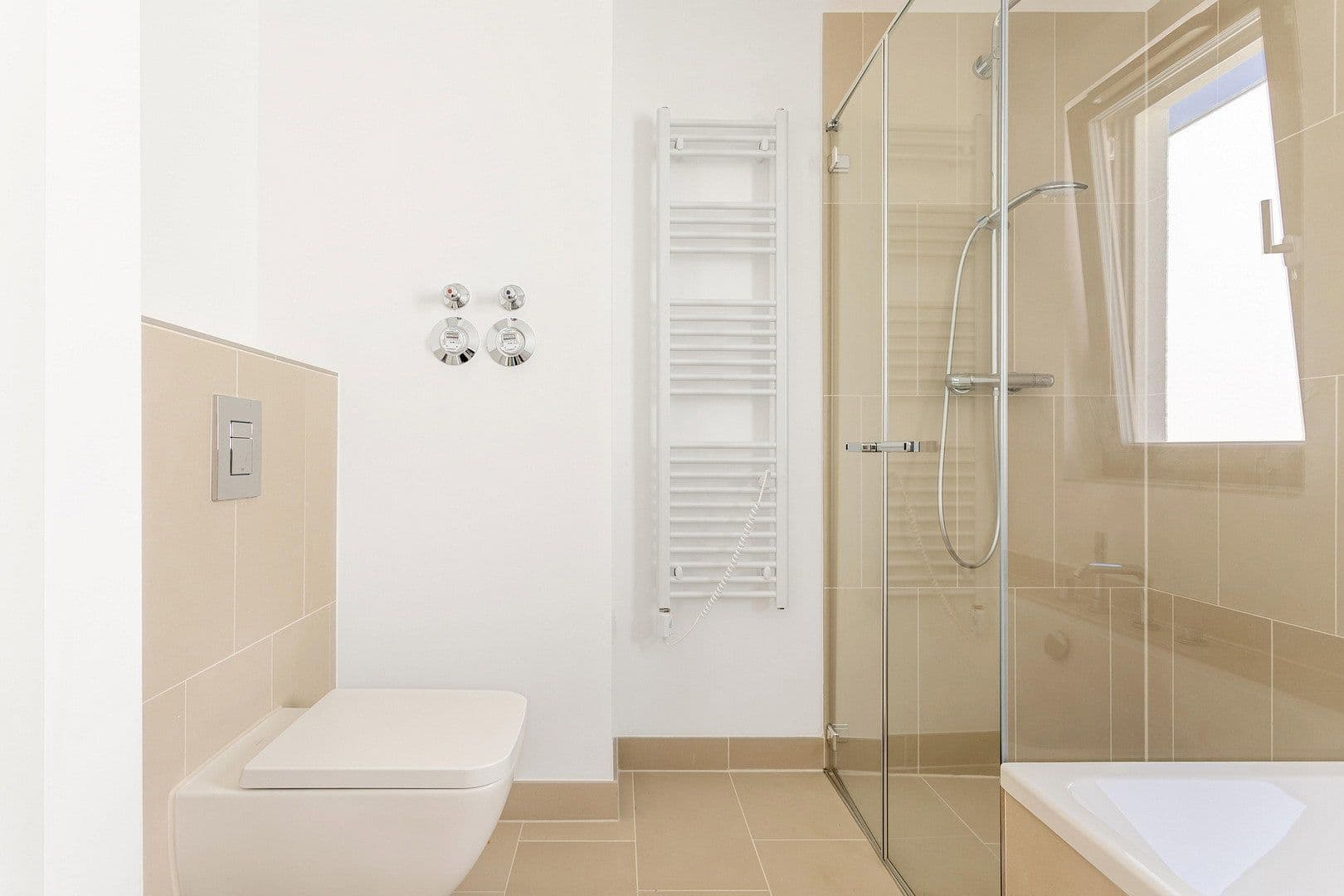 Predaj bytu 3-izbový 72 m², Hohenstaufenstraße 9, Berlin, Berlín Predaj bytu 3-izbový 72 m², Hohenstaufenstraße 9, Berlin, Berlín