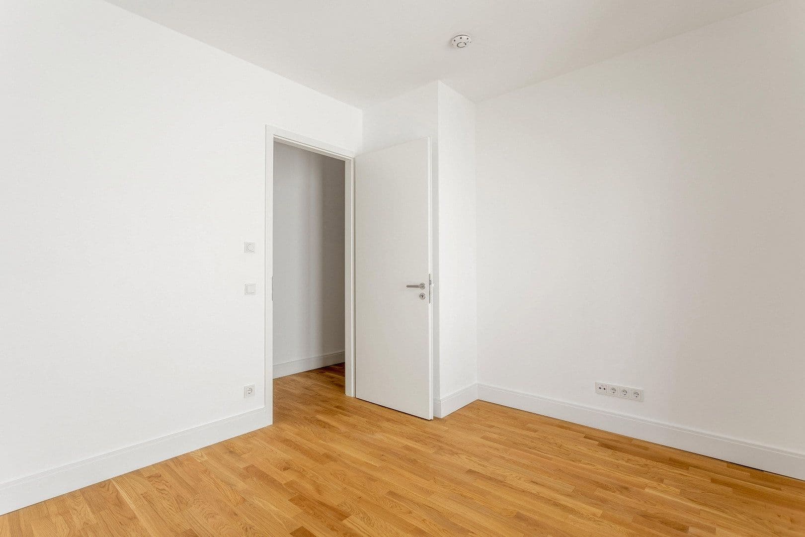 Predaj bytu 3-izbový 72 m², Hohenstaufenstraße 9, Berlin, Berlín Predaj bytu 3-izbový 72 m², Hohenstaufenstraße 9, Berlin, Berlín