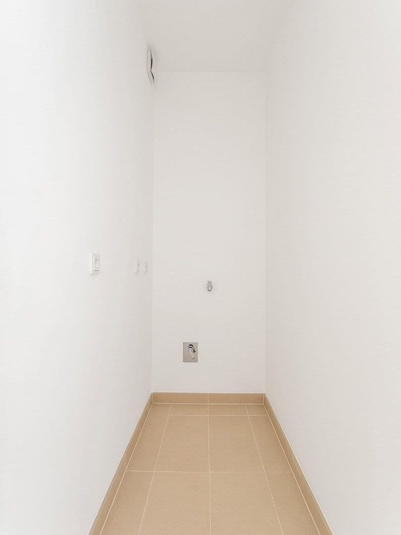 Predaj bytu 3-izbový 72 m², Hohenstaufenstraße 9, Berlin, Berlín Predaj bytu 3-izbový 72 m², Hohenstaufenstraße 9, Berlin, Berlín