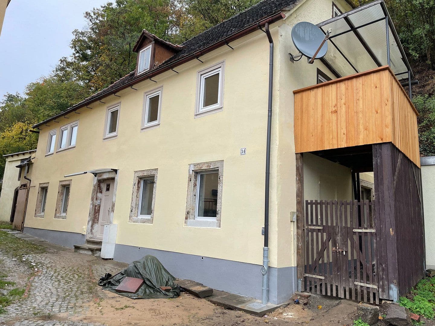 Prenájom domu 200 m², pozemek 400 m², Roßmäßlerstraße 34, Tharandt, Sasko Prenájom domu 200 m², pozemek 400 m², Roßmäßlerstraße 34, Tharandt, Sasko